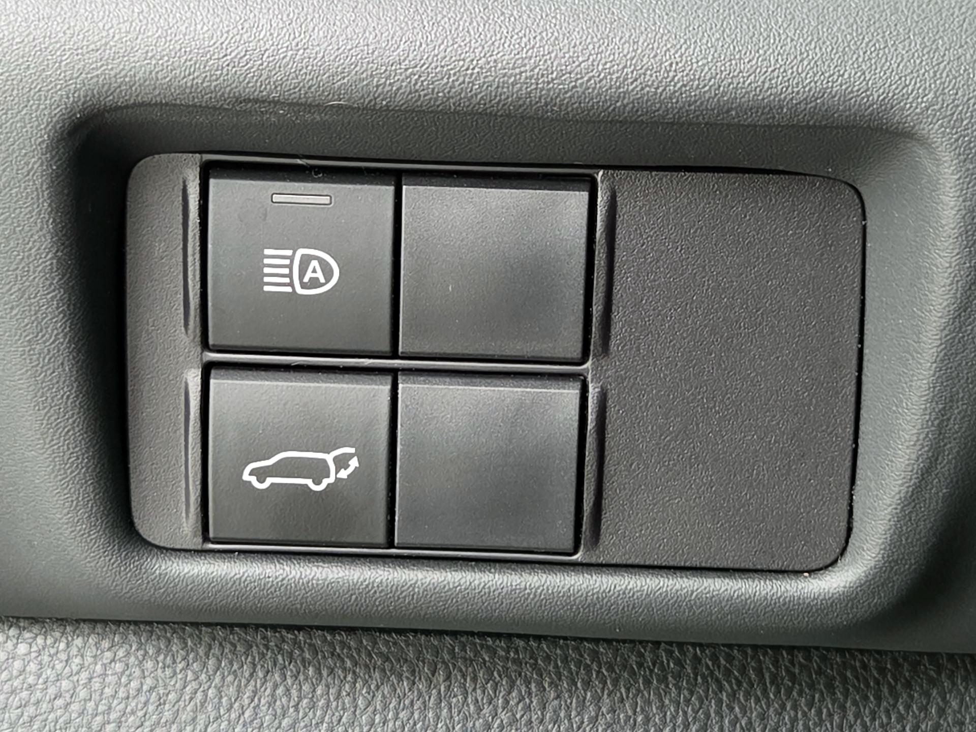 Thumbnail: 2022 Toyota Highlander - 13