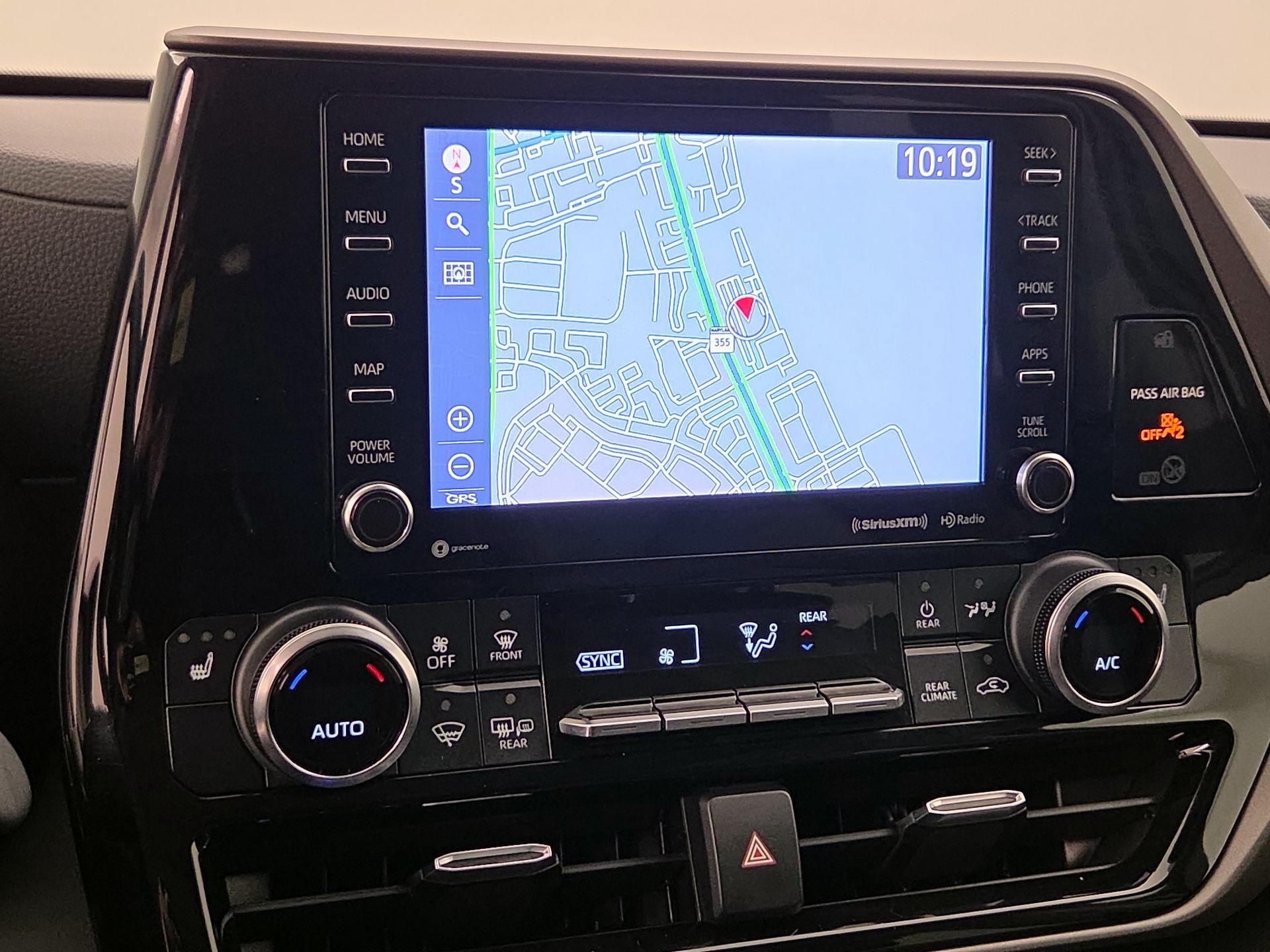 Thumbnail: 2022 Toyota Highlander - 14