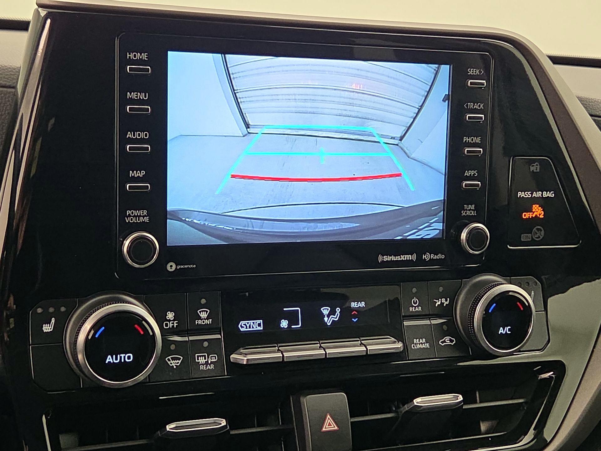 Thumbnail: 2022 Toyota Highlander - 15