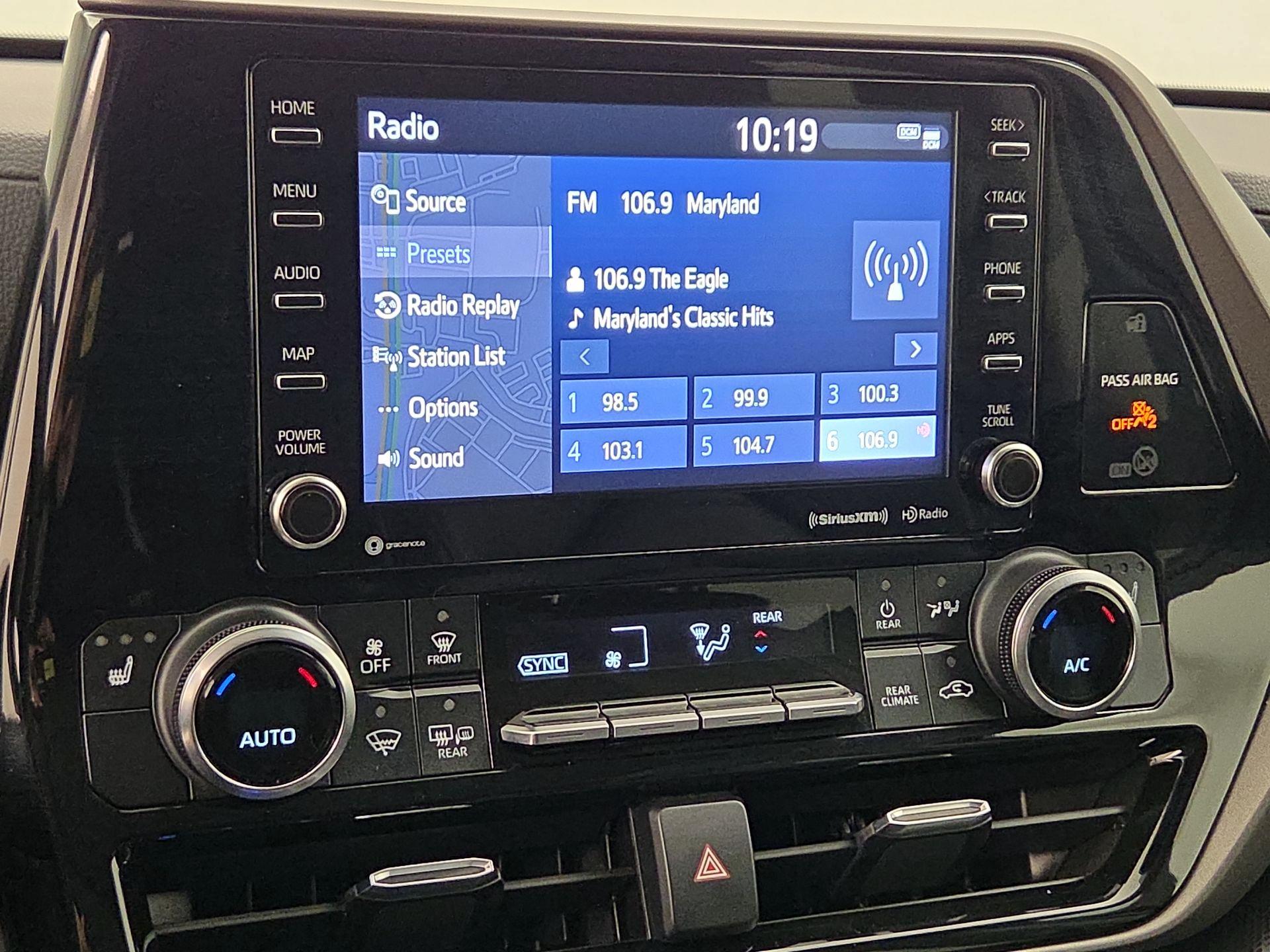 Thumbnail: 2022 Toyota Highlander - 16