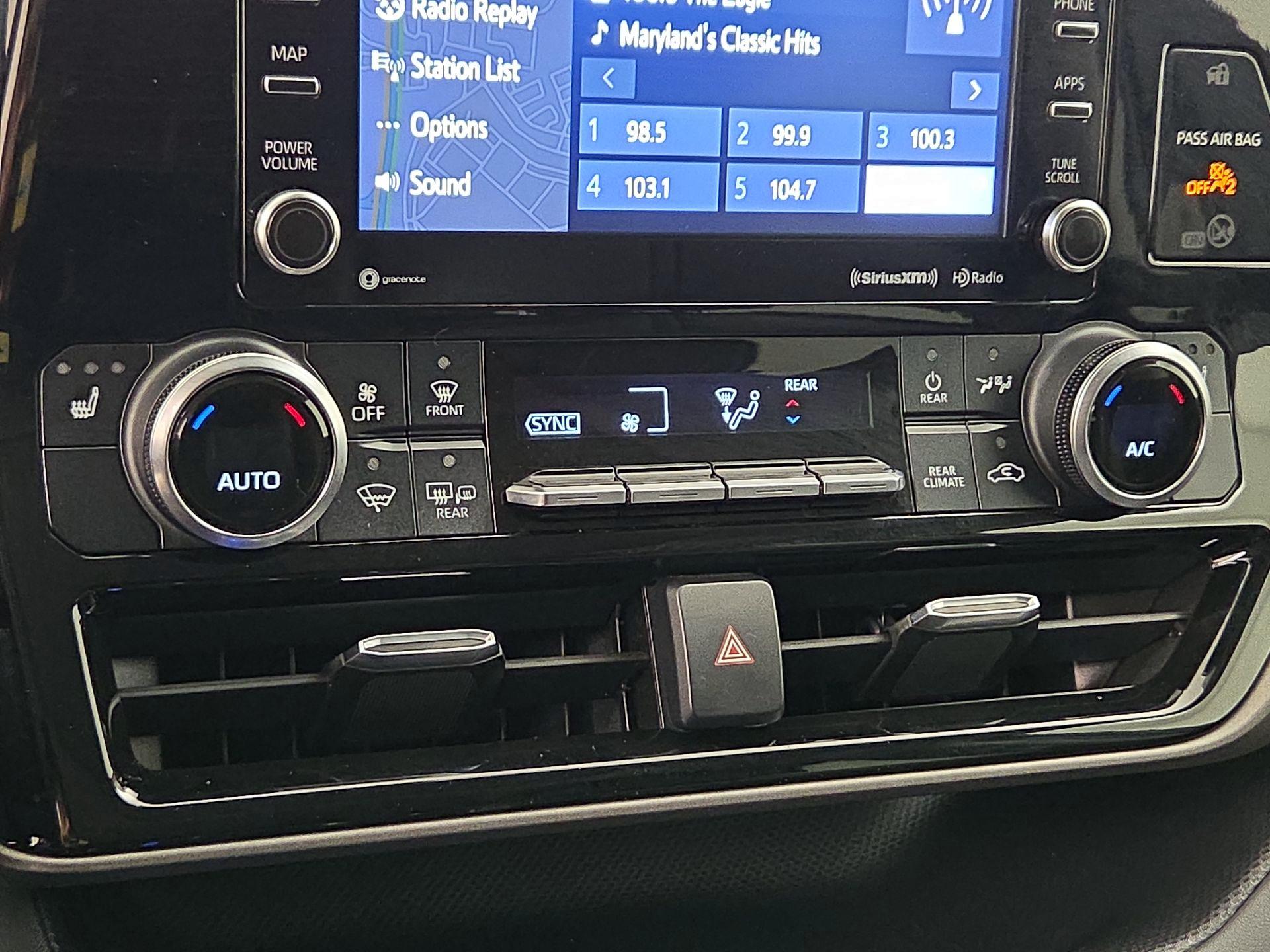 Thumbnail: 2022 Toyota Highlander - 17