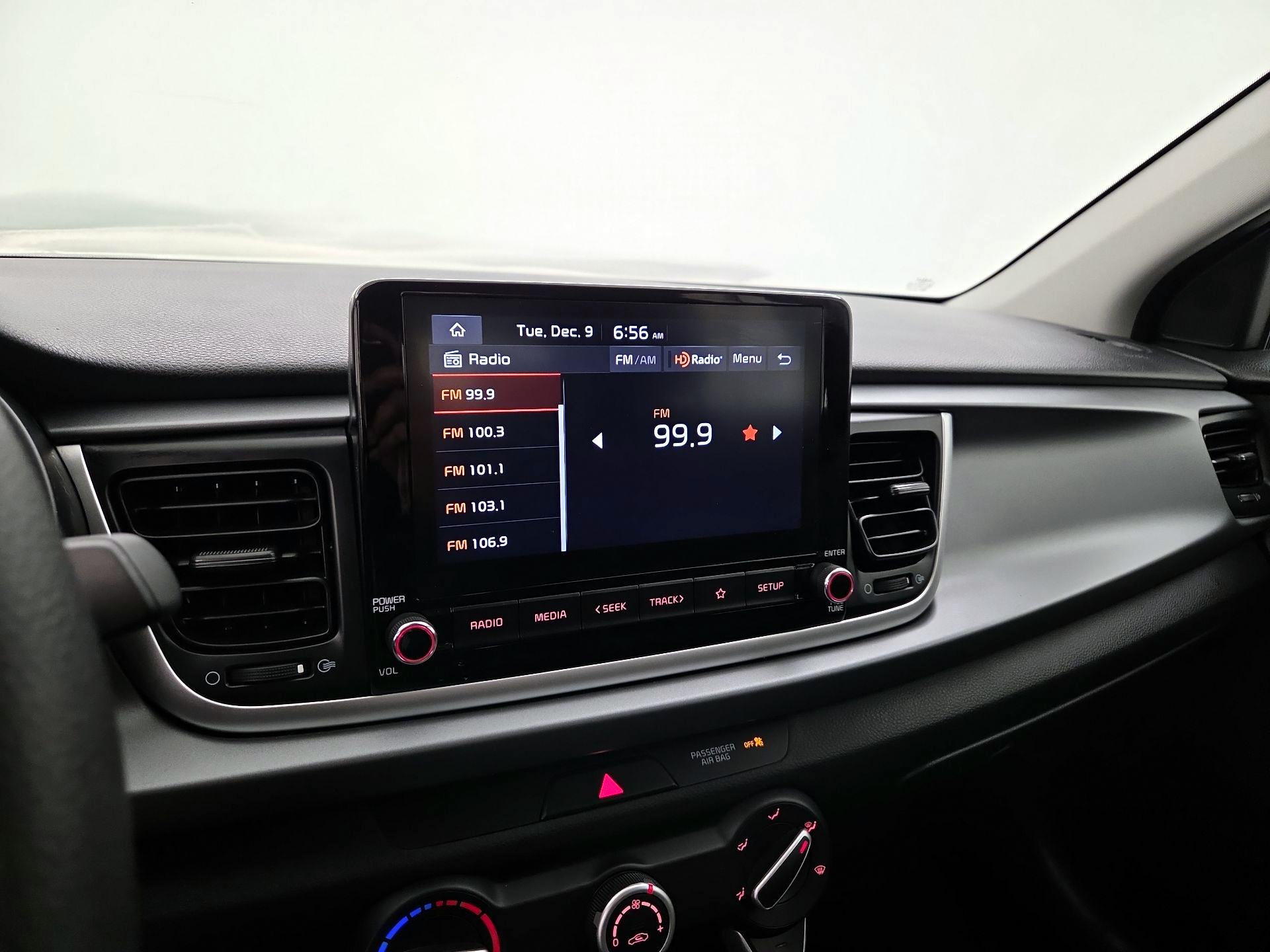 Thumbnail: 2023 Kia Rio - 15