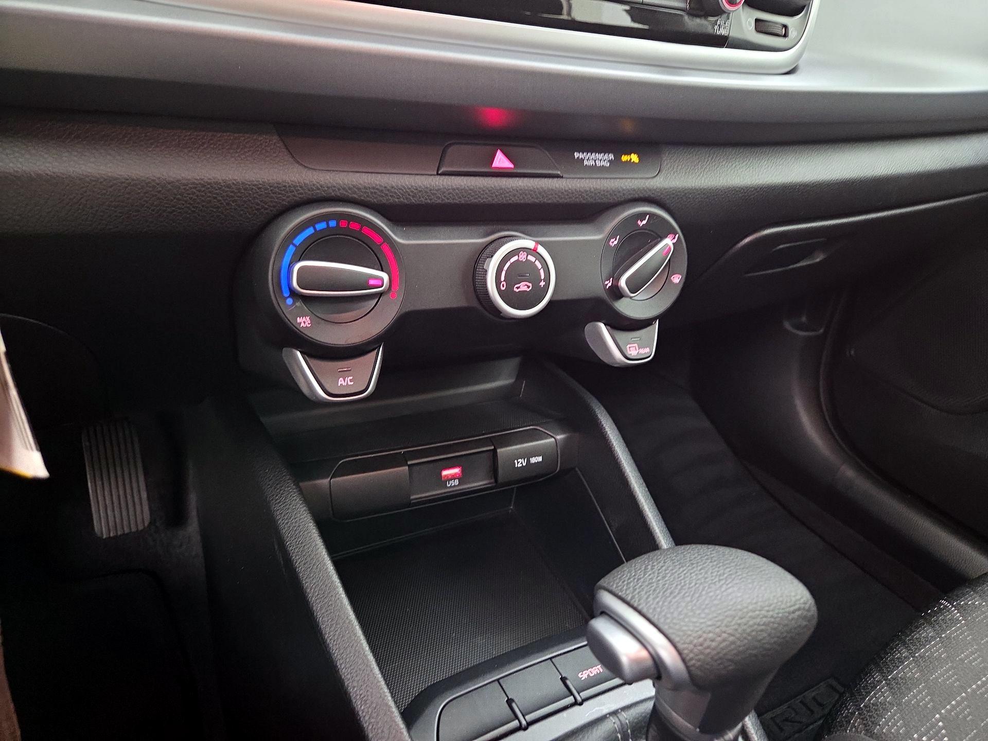 Thumbnail: 2023 Kia Rio - 16