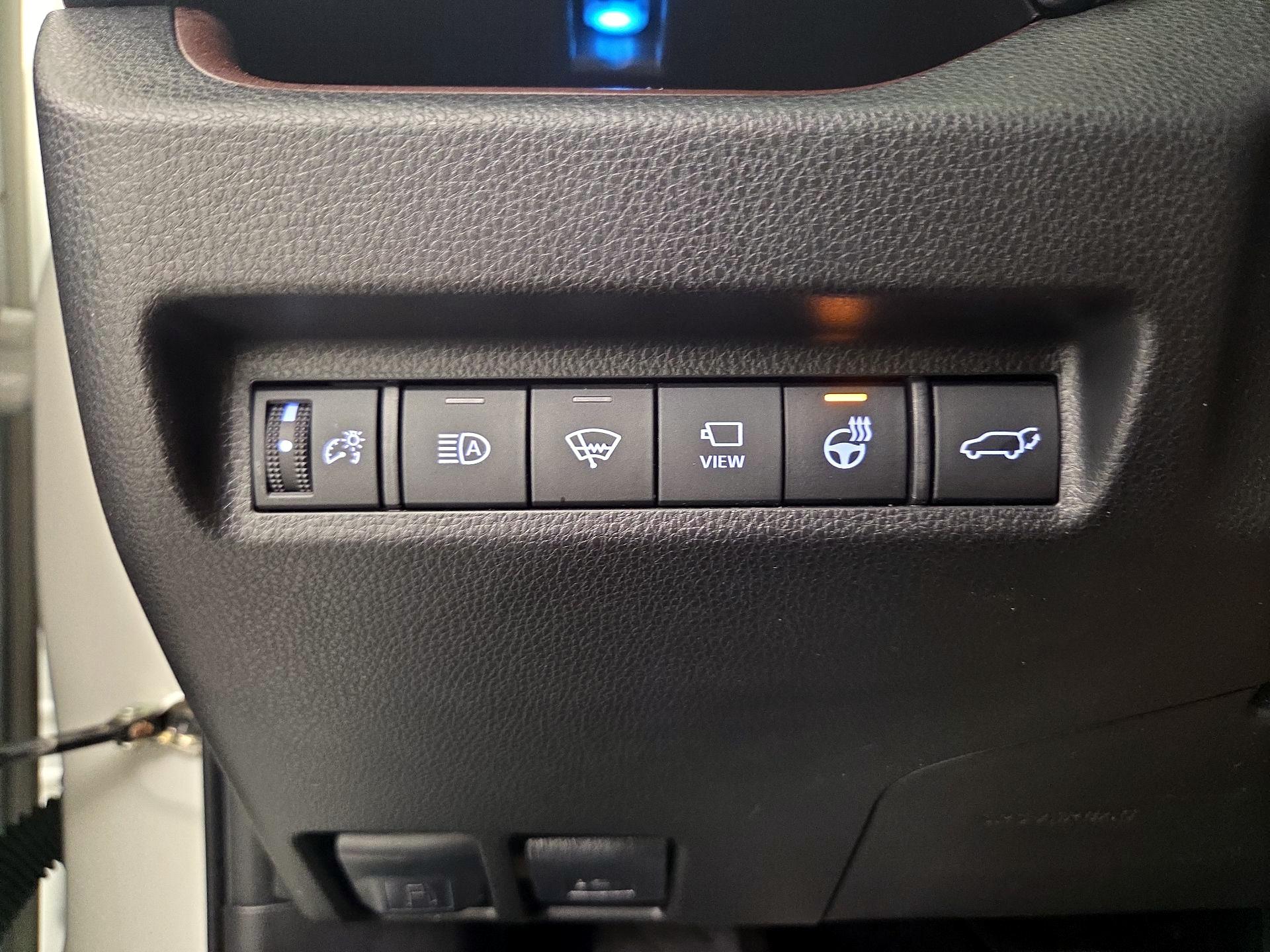 Thumbnail: 2022 Toyota RAV4 - 13