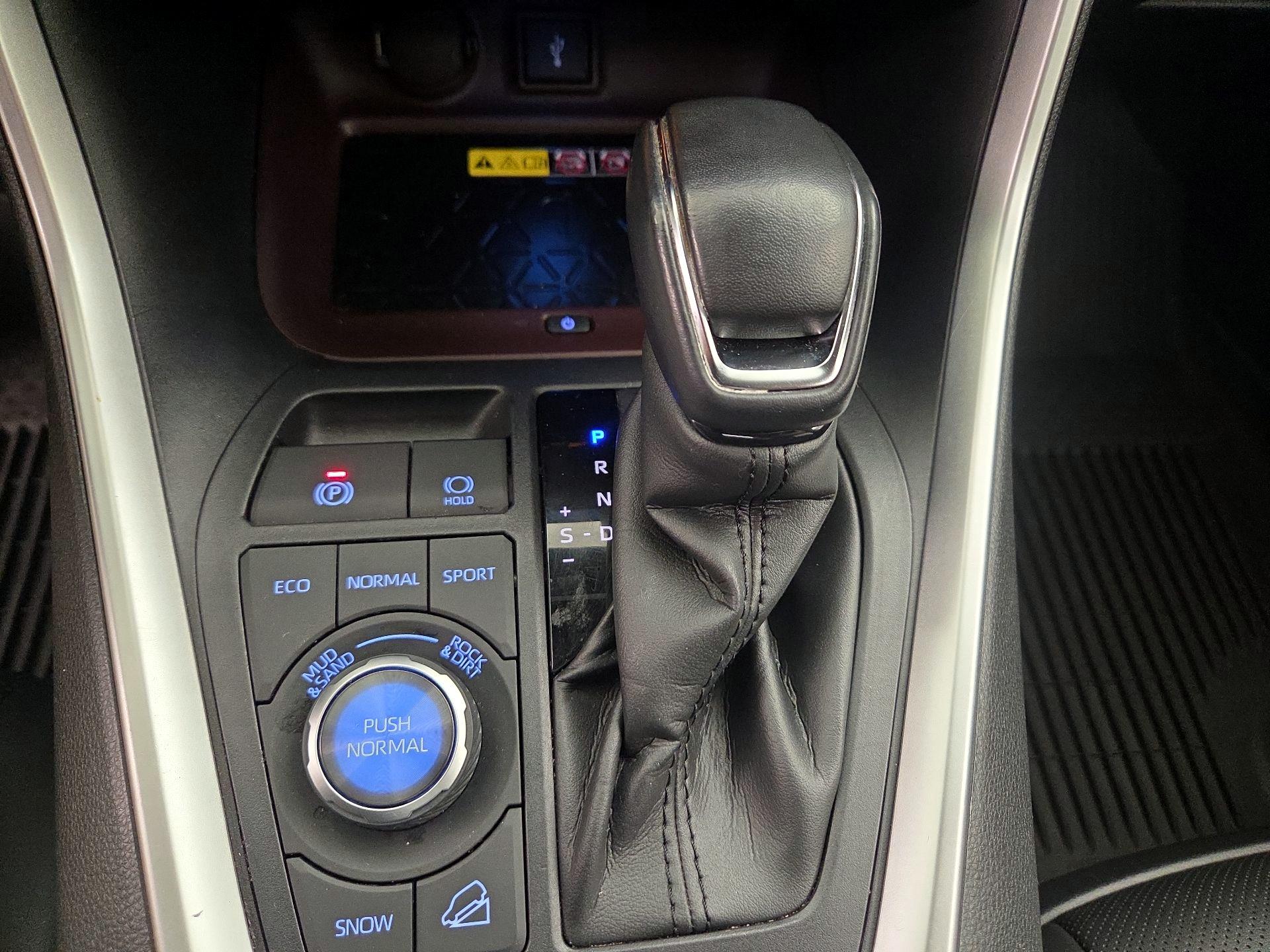 Thumbnail: 2022 Toyota RAV4 - 18