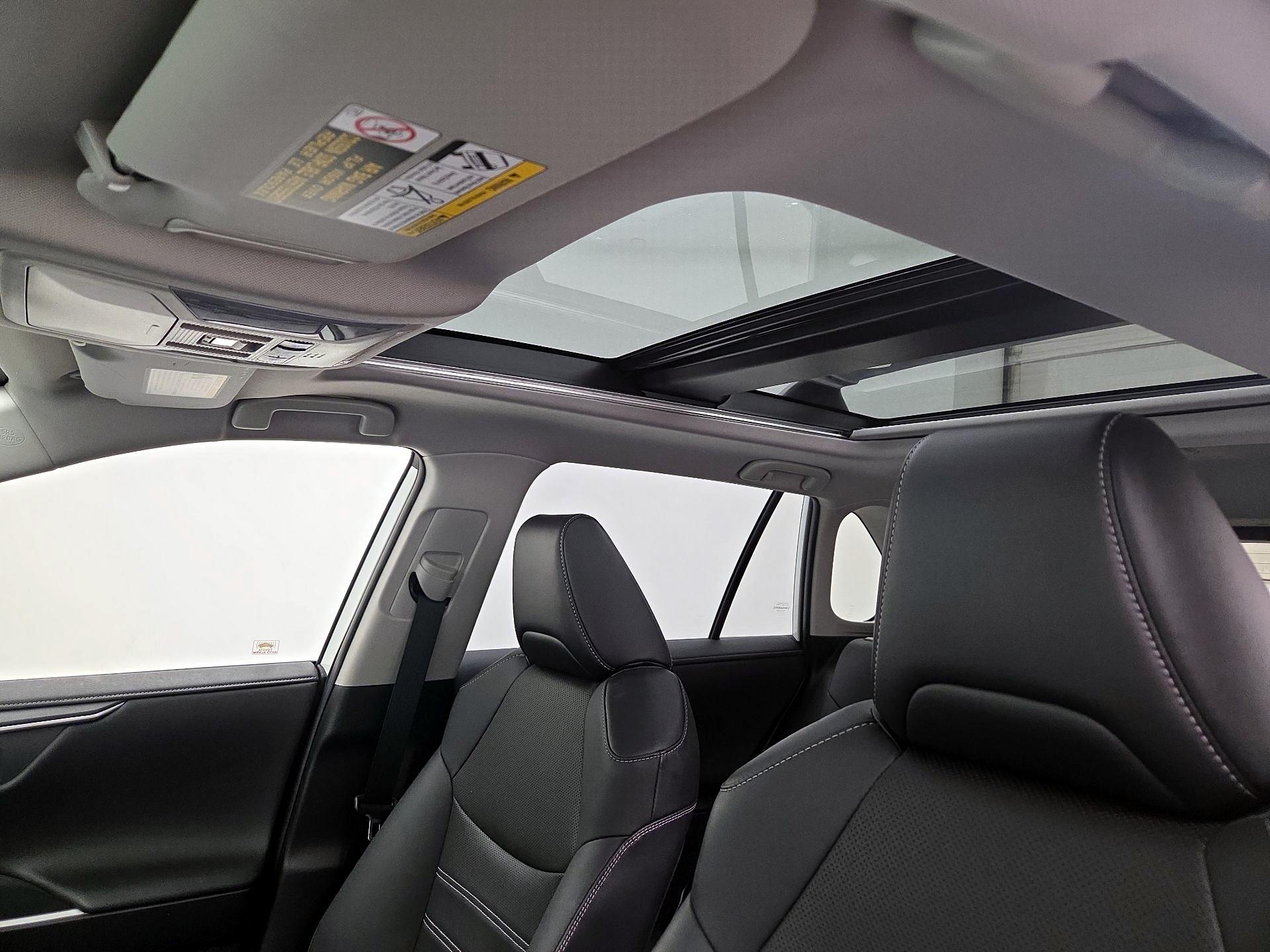 Thumbnail: 2022 Toyota RAV4 - 20