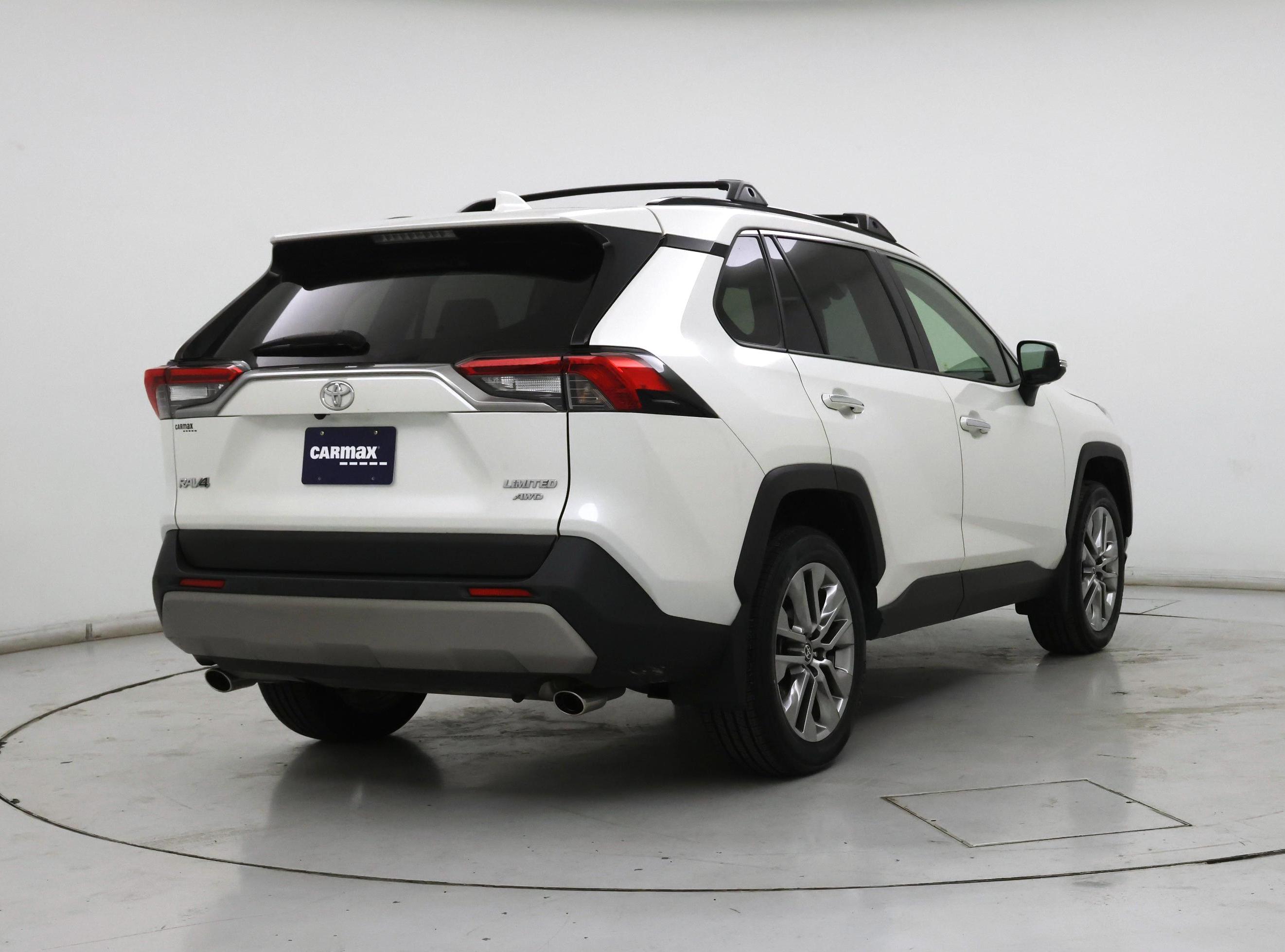 Thumbnail: 2022 Toyota RAV4 - 8