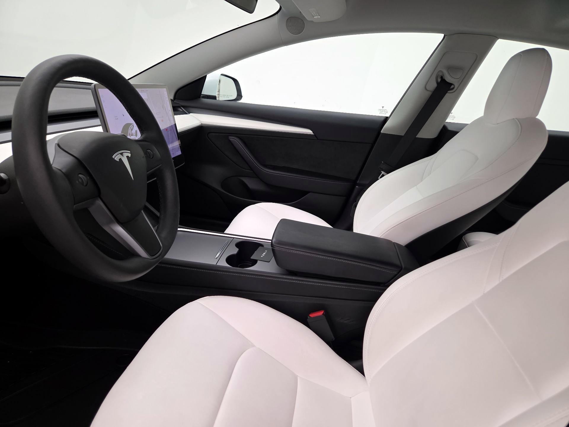 Thumbnail: 2022 Tesla Model 3 - 11