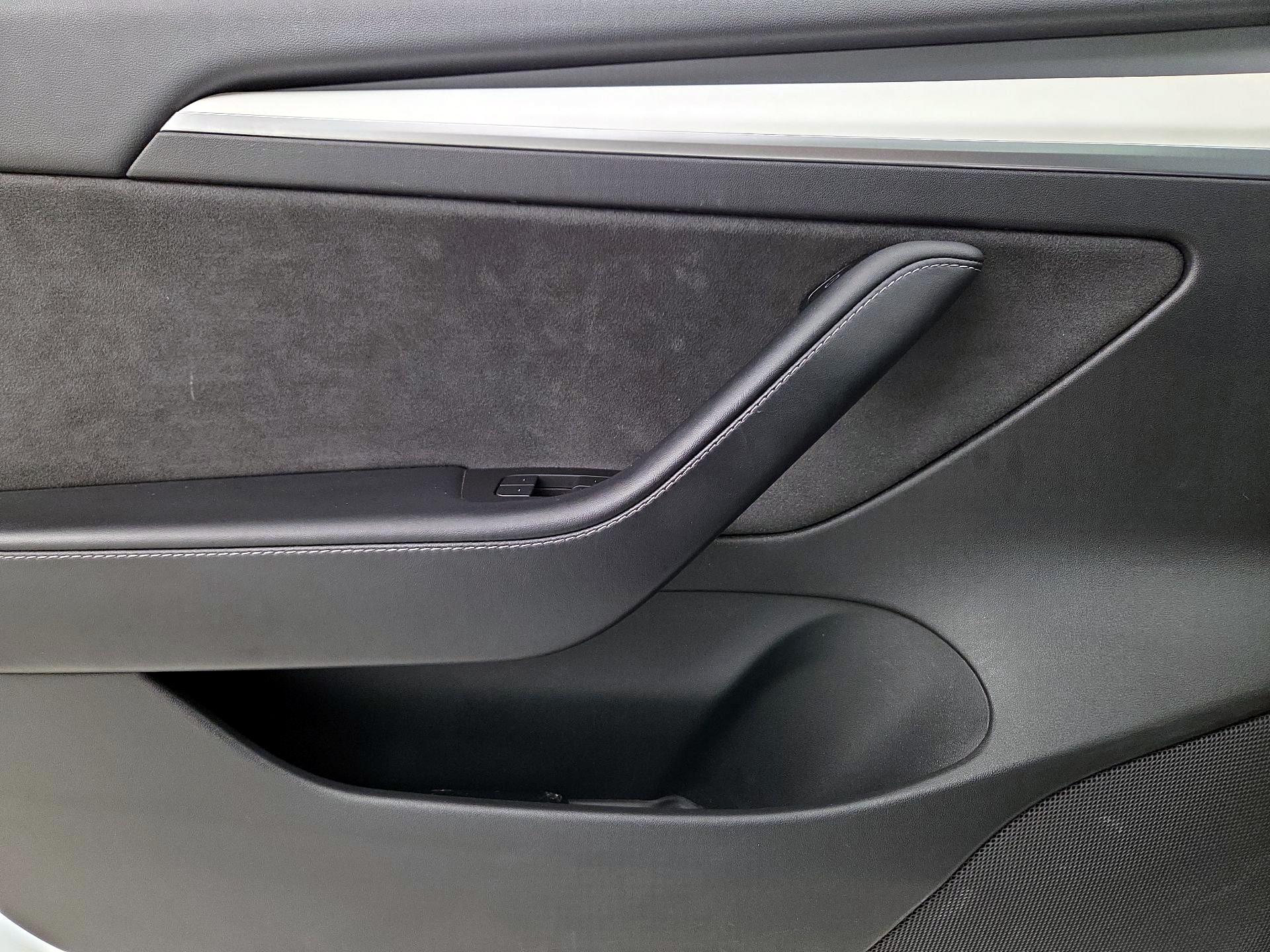 Thumbnail: 2022 Tesla Model 3 - 12