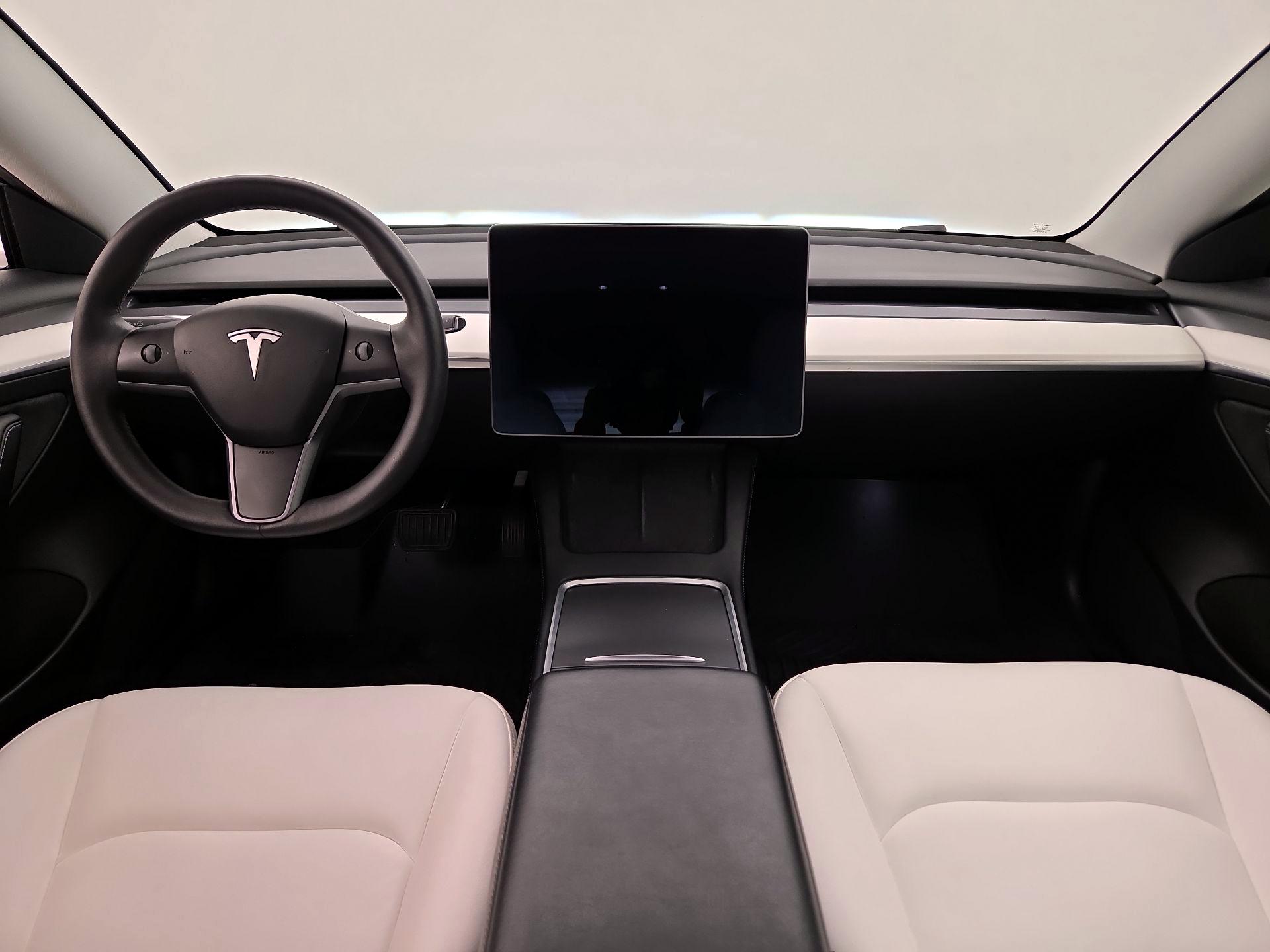 Thumbnail: 2021 Tesla Model 3 - 9