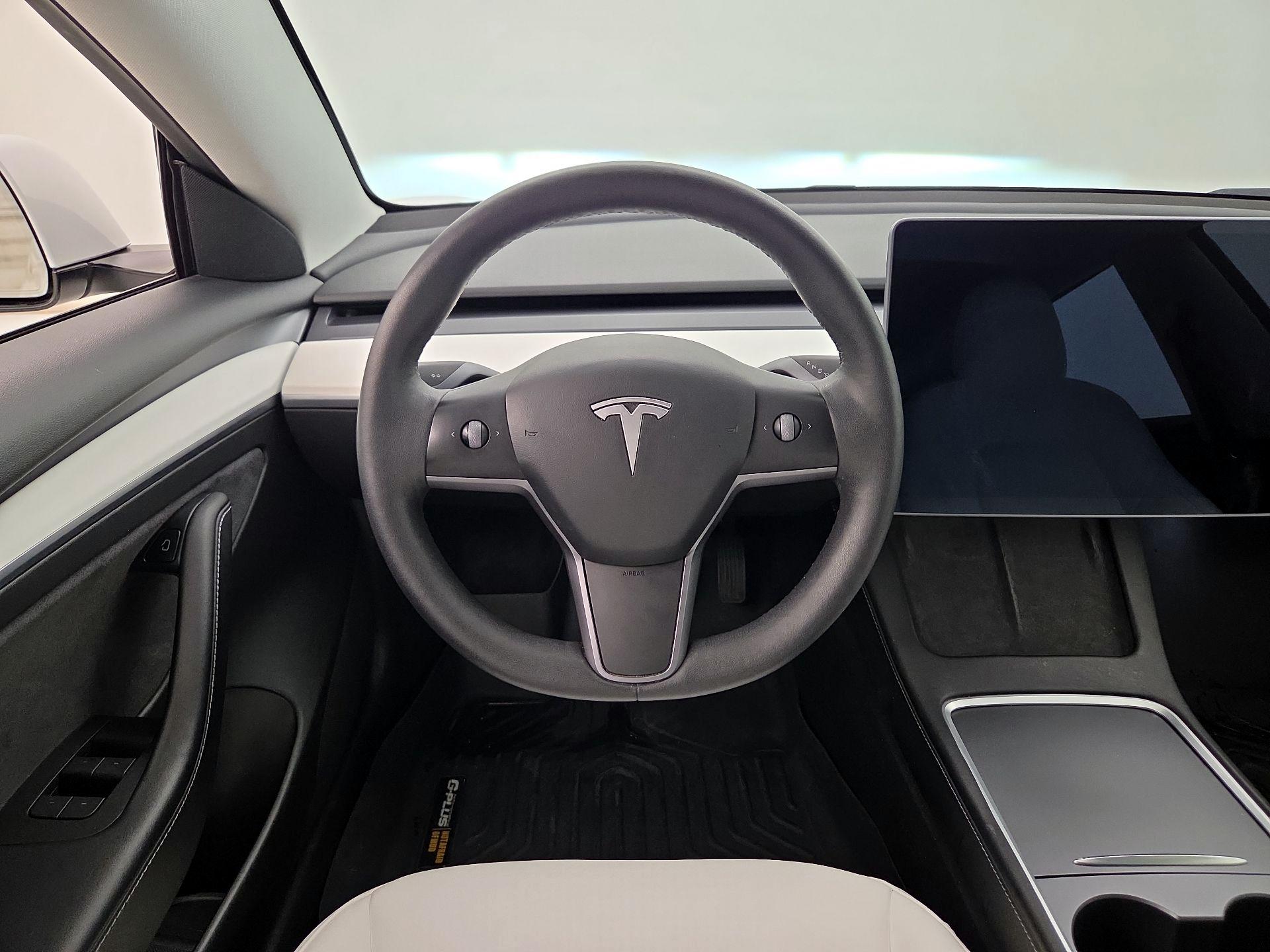 Thumbnail: 2021 Tesla Model 3 - 10