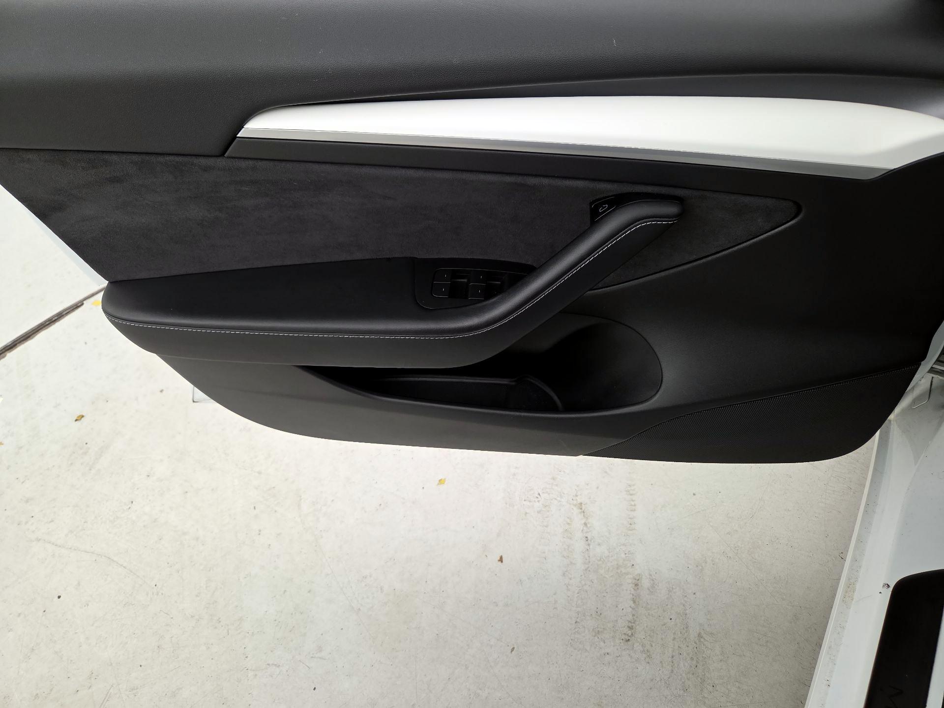 Thumbnail: 2021 Tesla Model 3 - 12