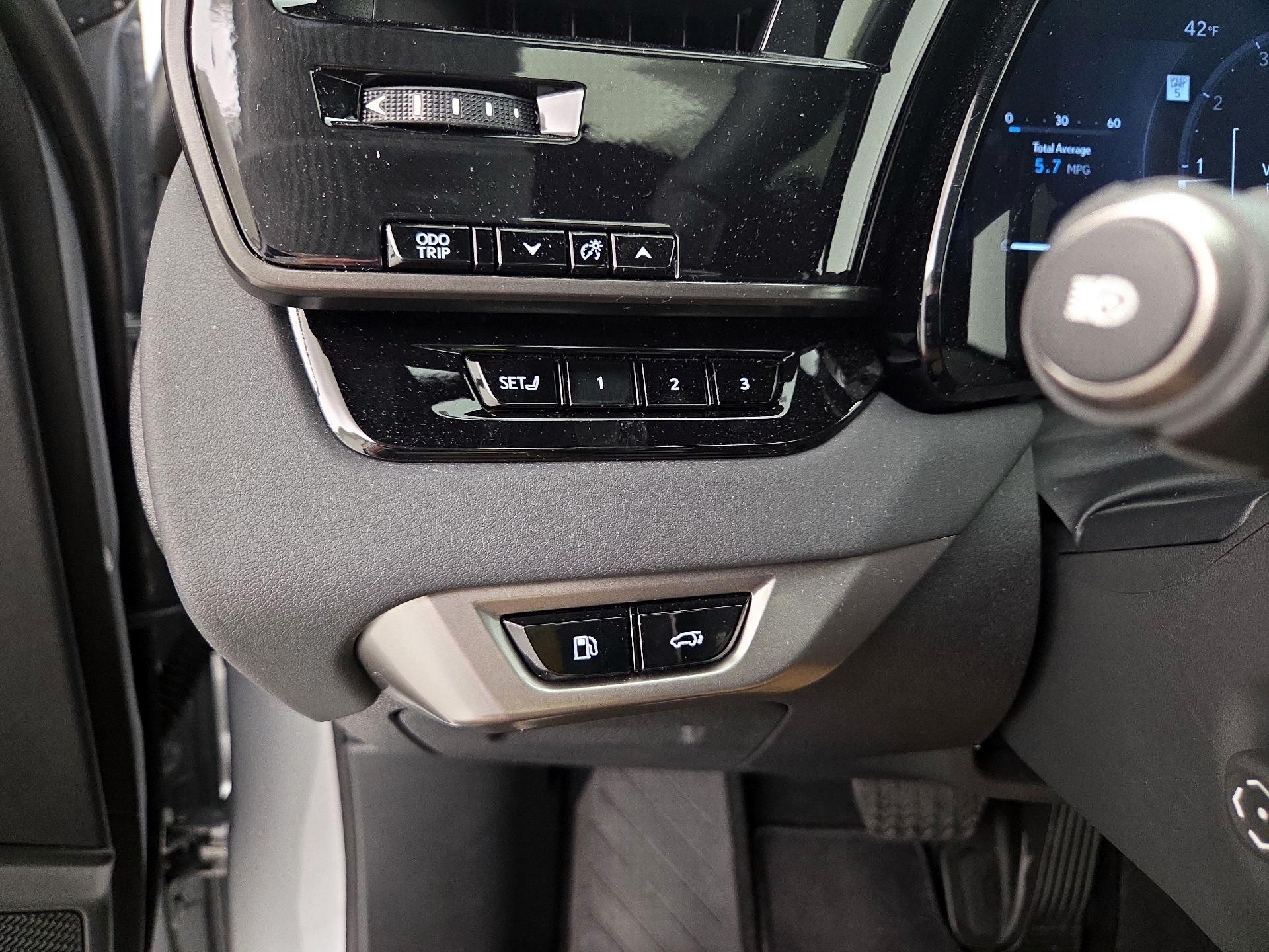 Thumbnail: 2025 Lexus RX - 13