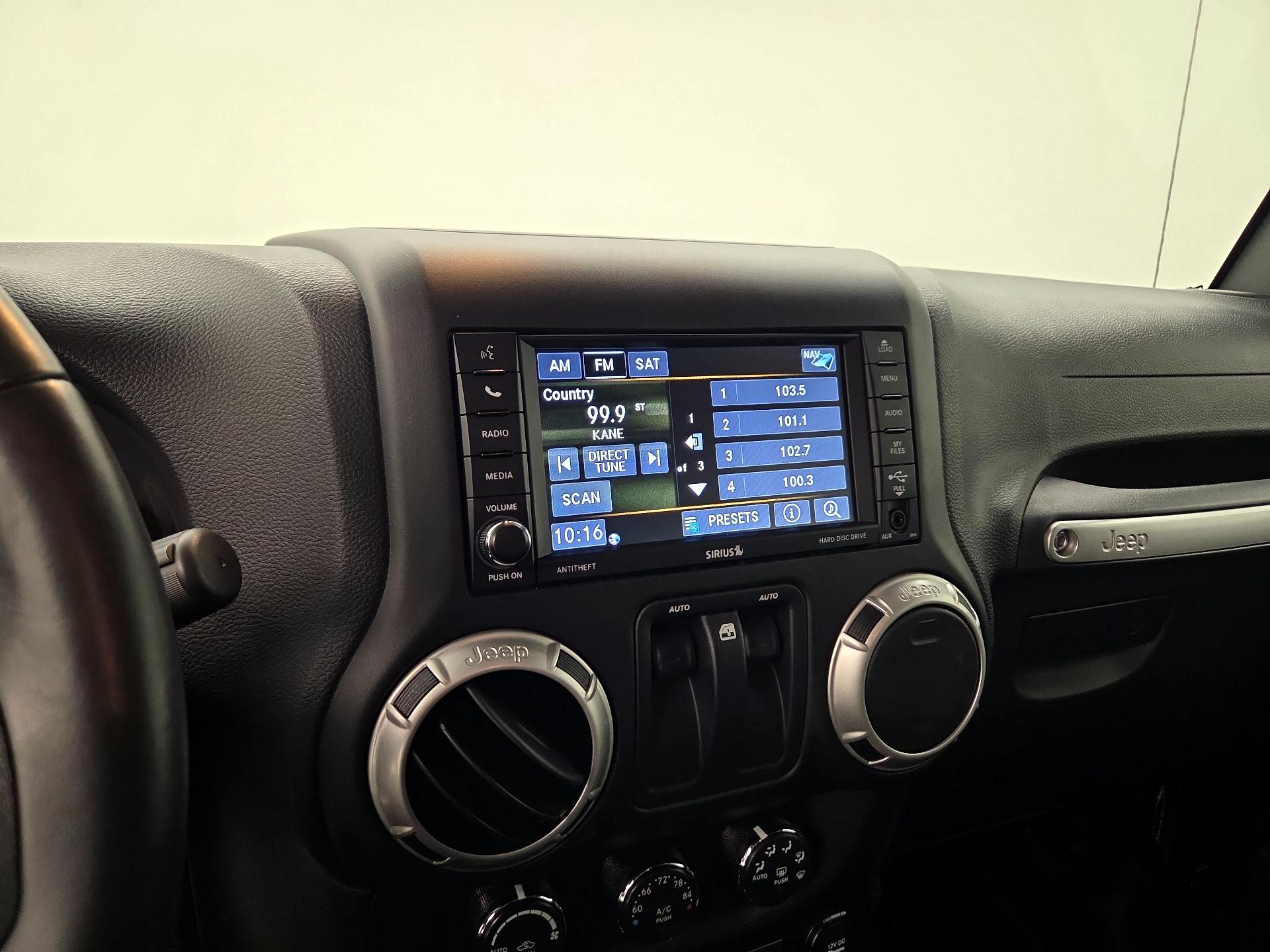 Thumbnail: 2018 Jeep Wrangler - 13