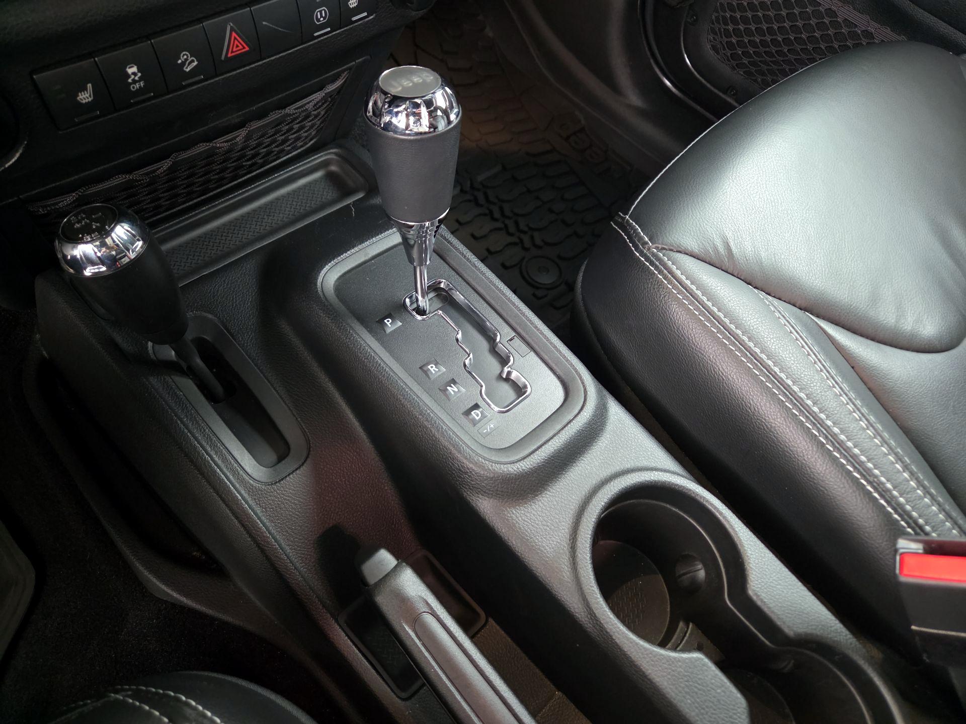 Thumbnail: 2018 Jeep Wrangler - 15