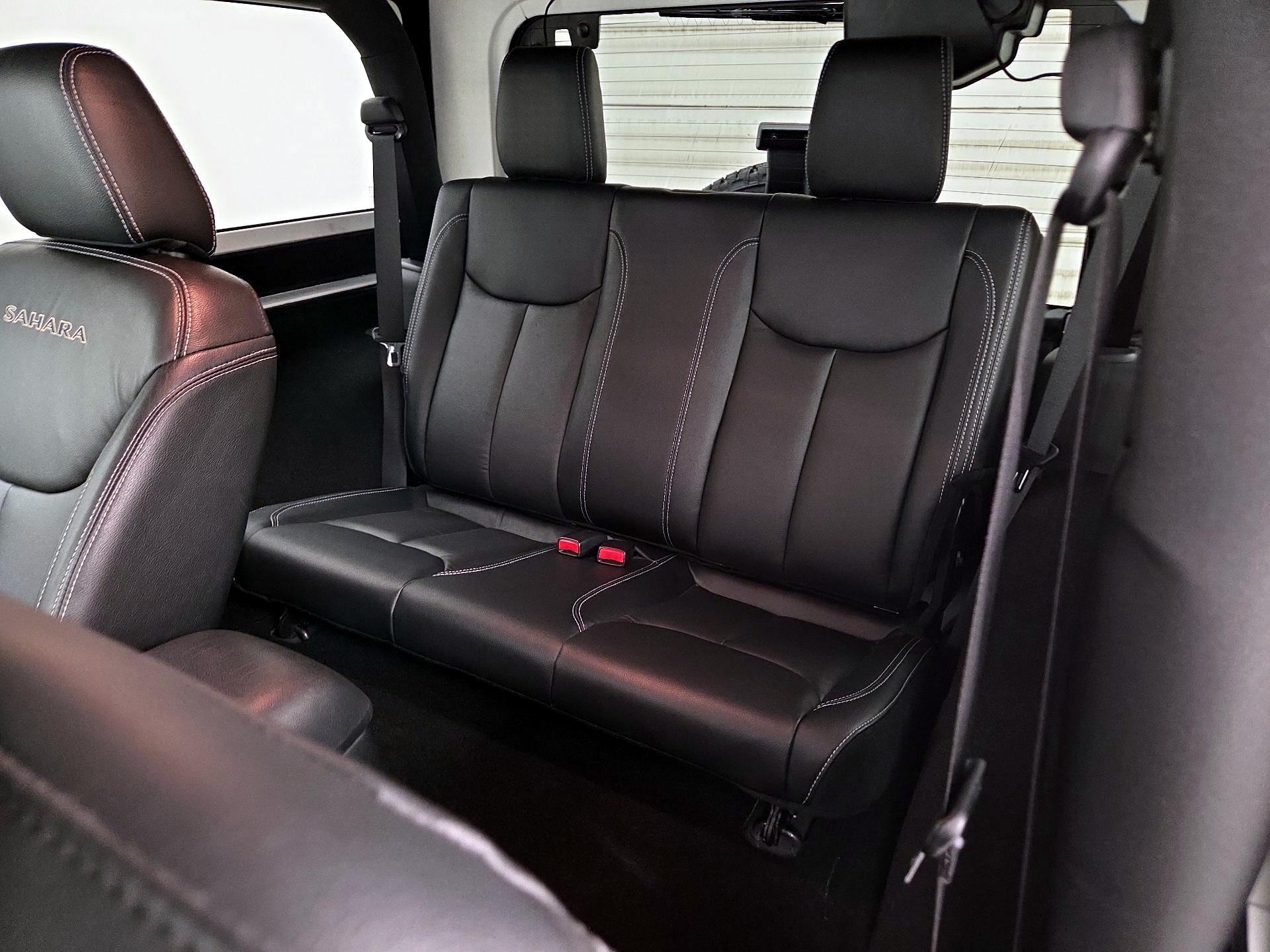 Thumbnail: 2018 Jeep Wrangler - 17