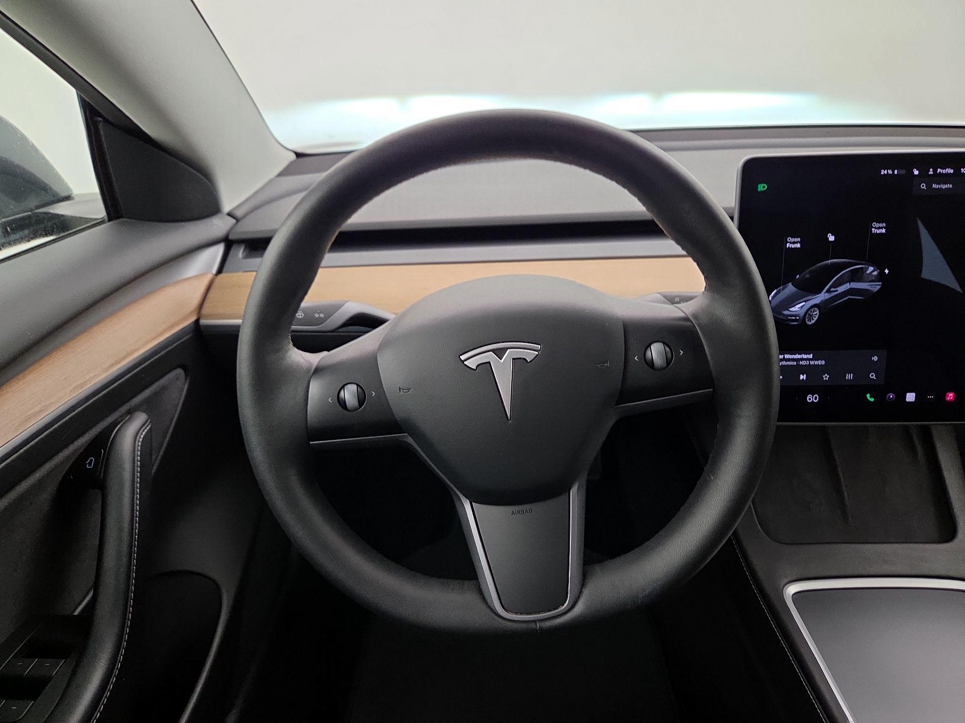 Thumbnail: 2021 Tesla Model 3 - 10