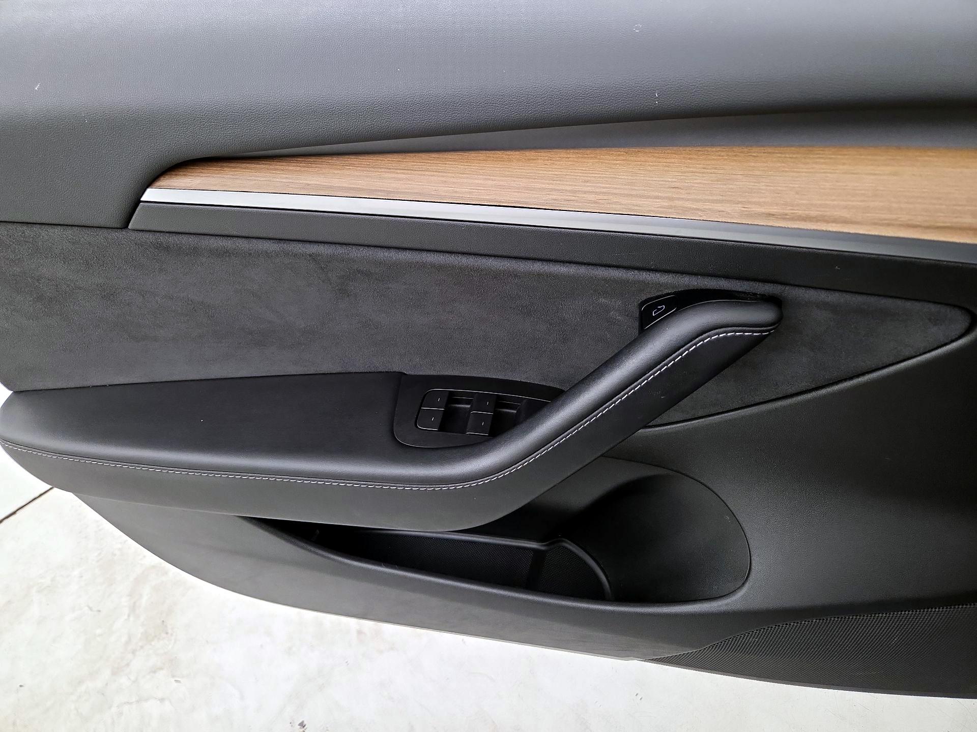 Thumbnail: 2021 Tesla Model 3 - 12