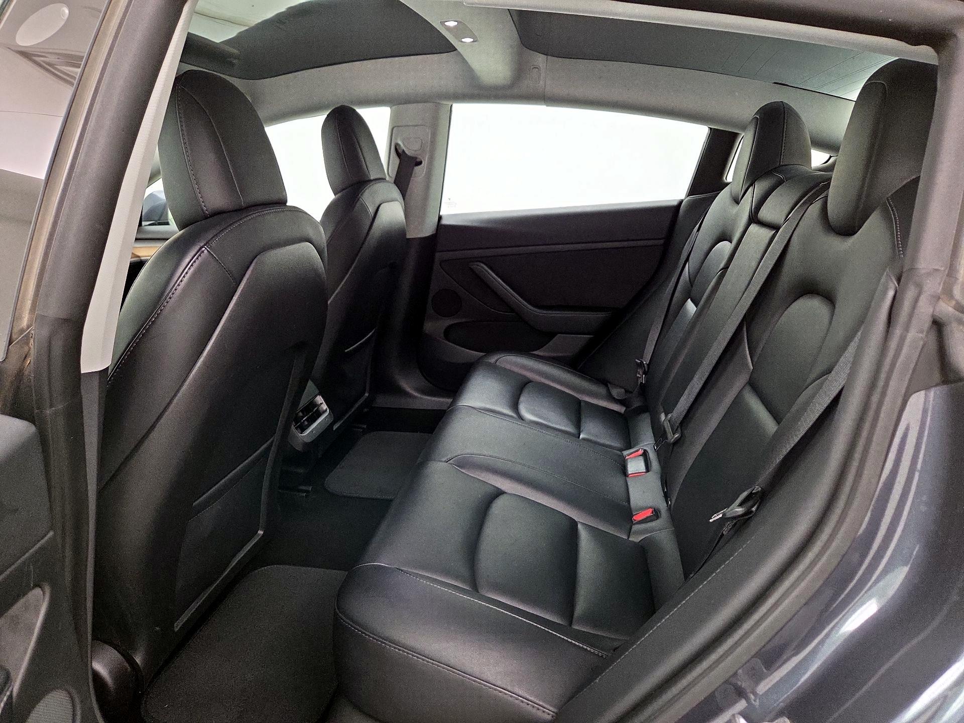 Thumbnail: 2021 Tesla Model 3 - 19