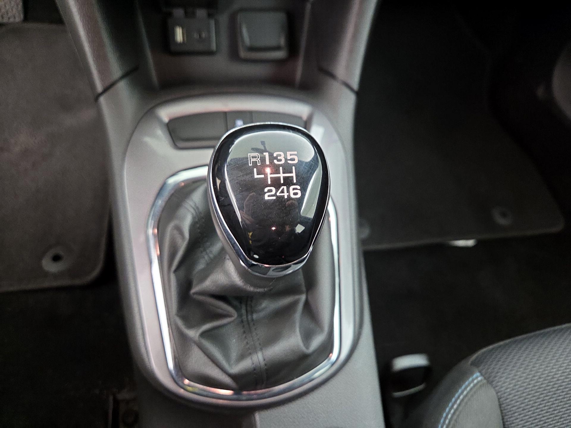 Thumbnail: 2016 Chevrolet Cruze - 17