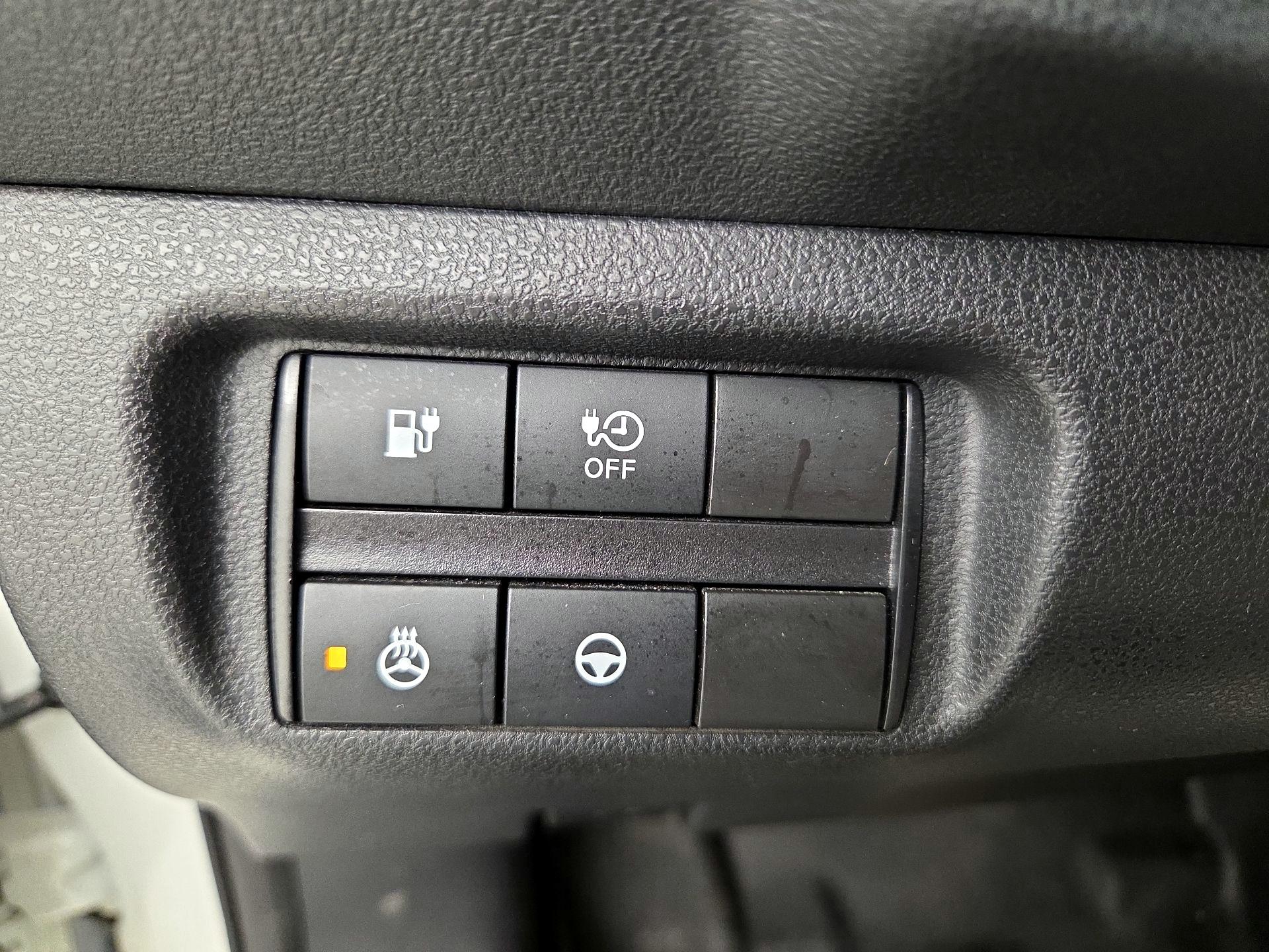 Thumbnail: 2020 Nissan Leaf - 13