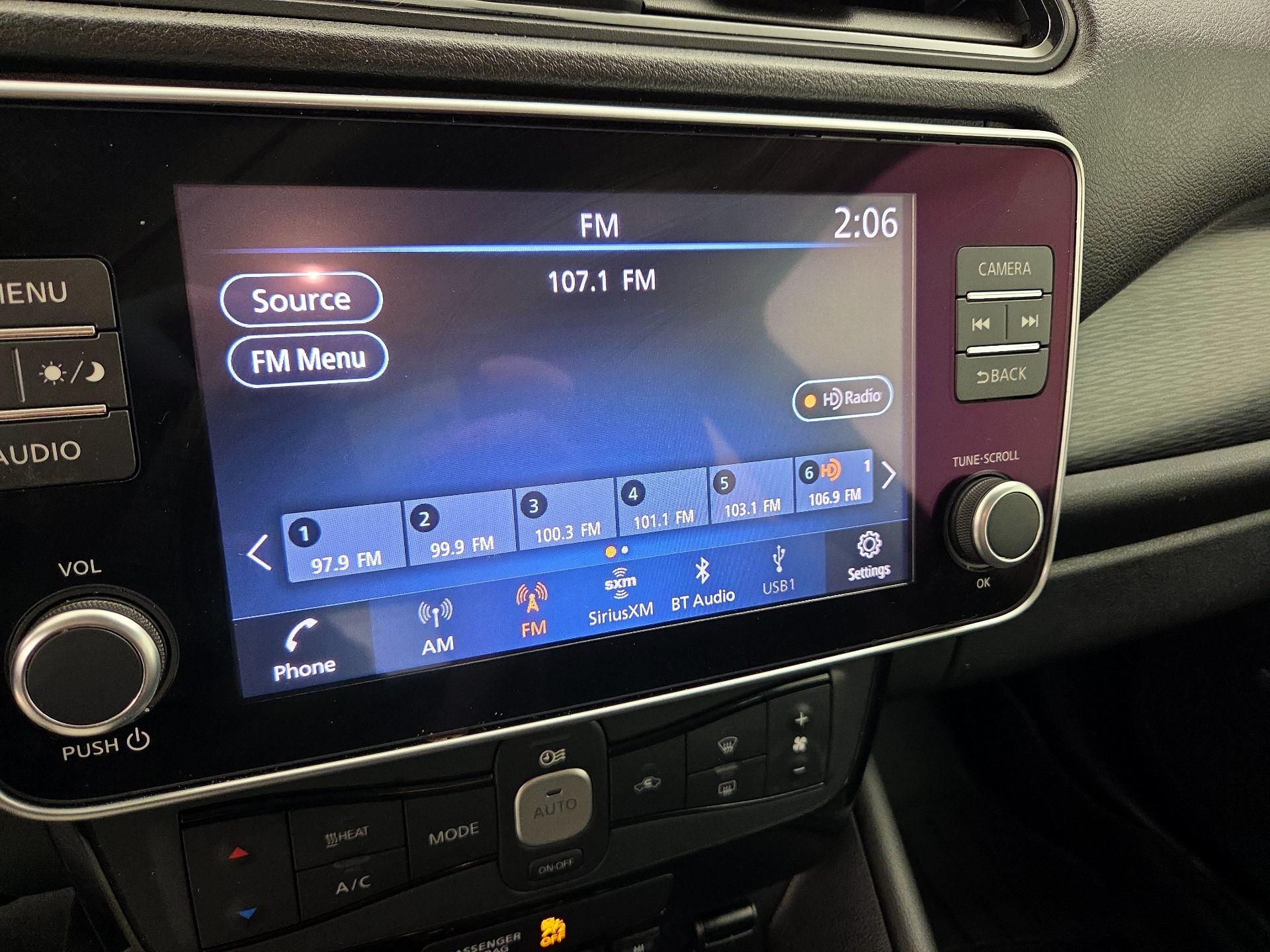 Thumbnail: 2020 Nissan Leaf - 16