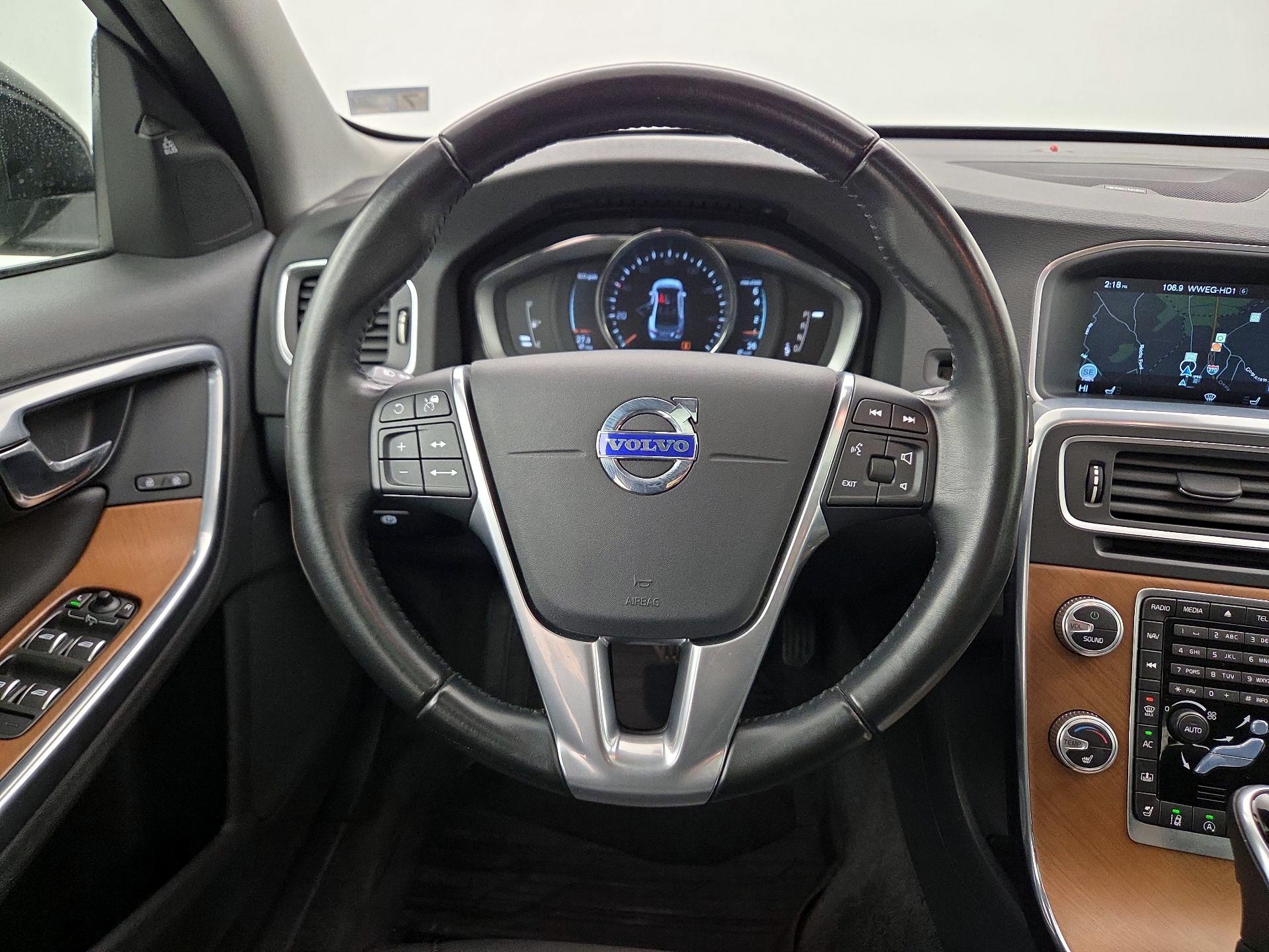 Thumbnail: 2016 Volvo S60 - 10