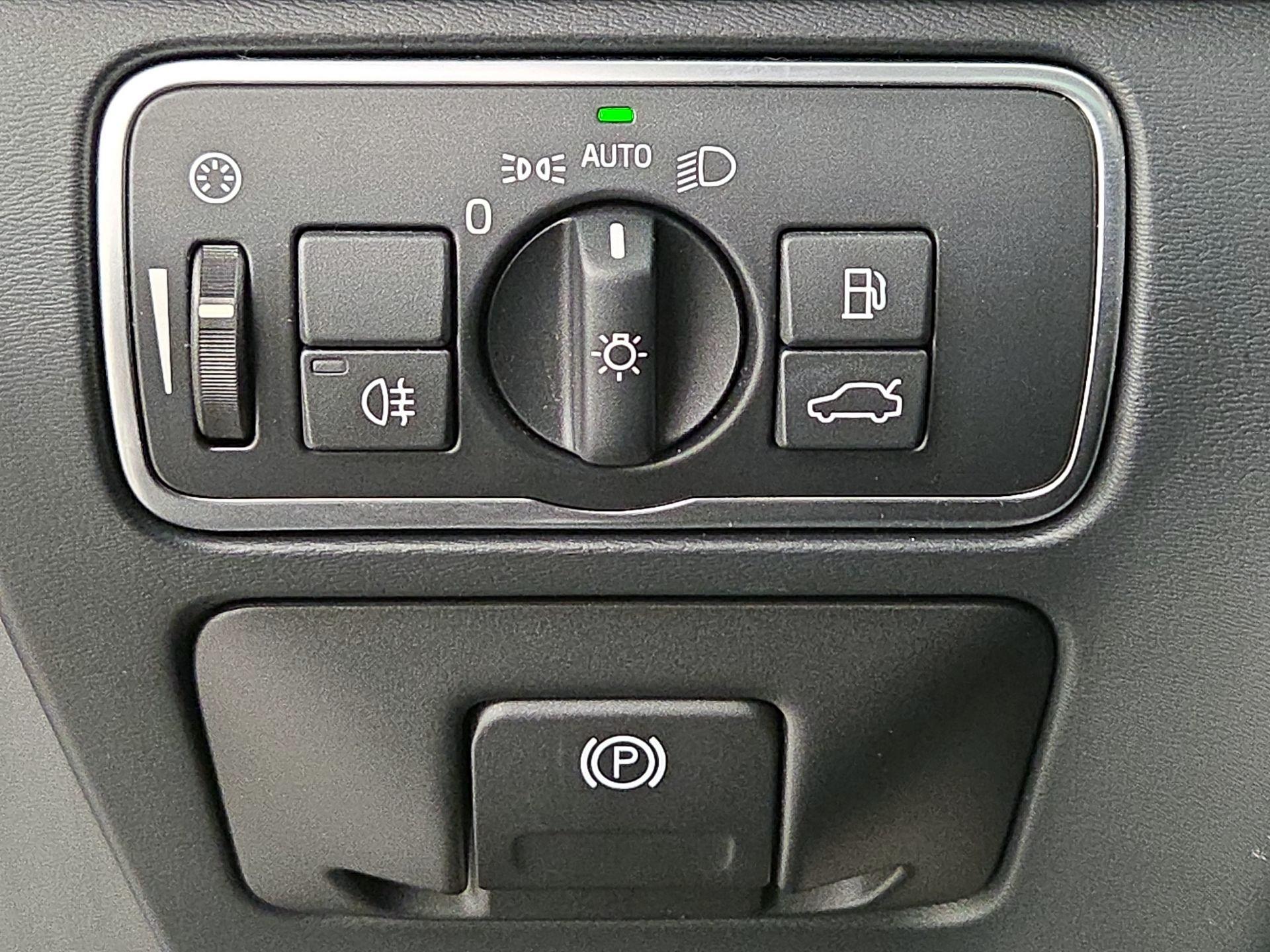 Thumbnail: 2016 Volvo S60 - 13