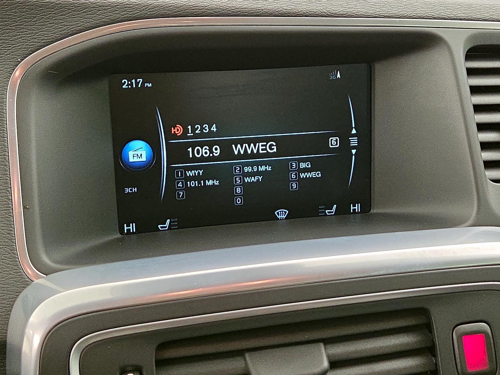 Thumbnail: 2016 Volvo S60 - 16