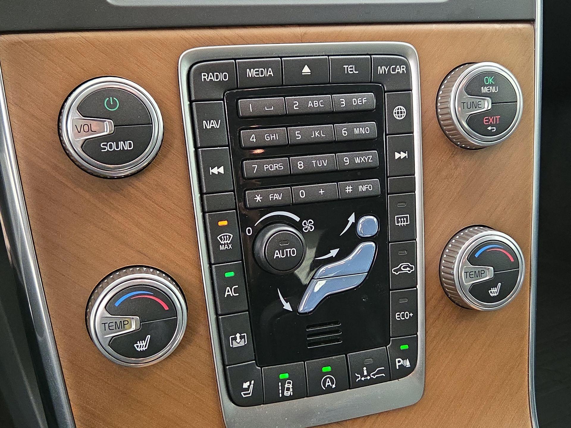 Thumbnail: 2016 Volvo S60 - 17