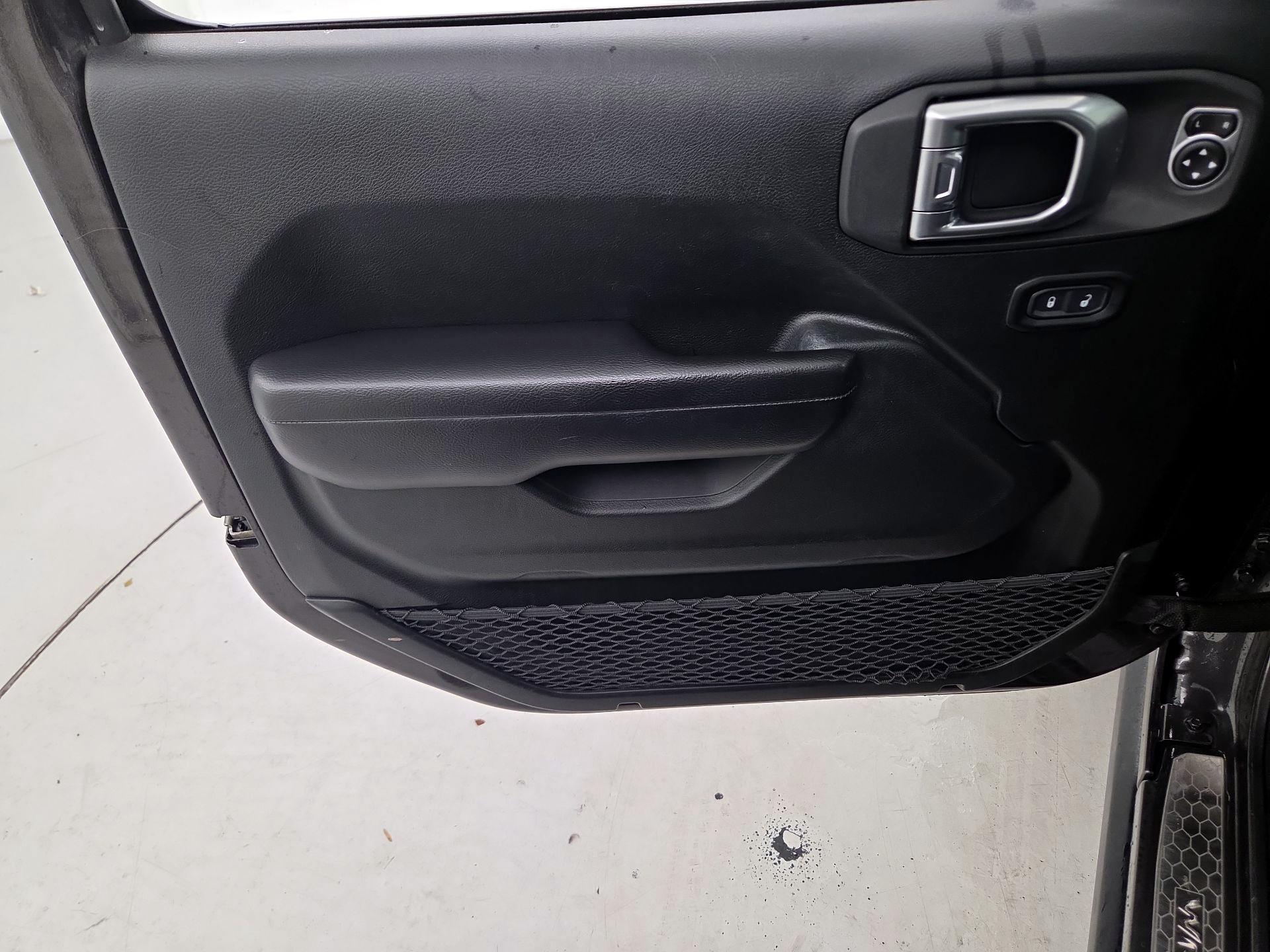 Thumbnail: 2020 Jeep Wrangler - 12