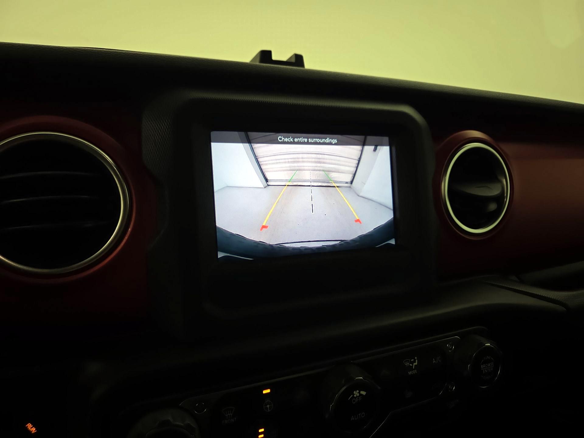 Thumbnail: 2020 Jeep Wrangler - 14