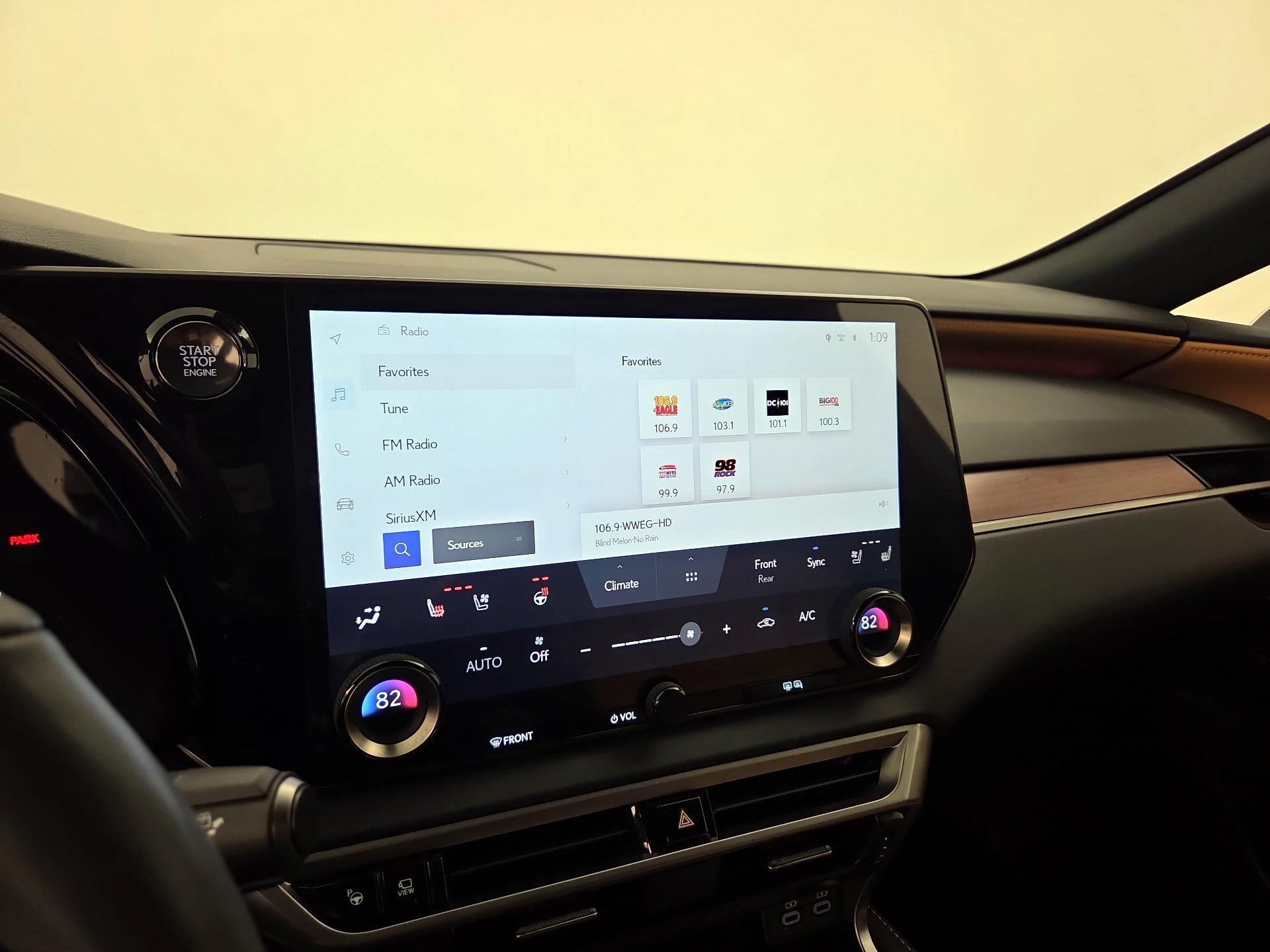 Thumbnail: 2024 Lexus RX - 15