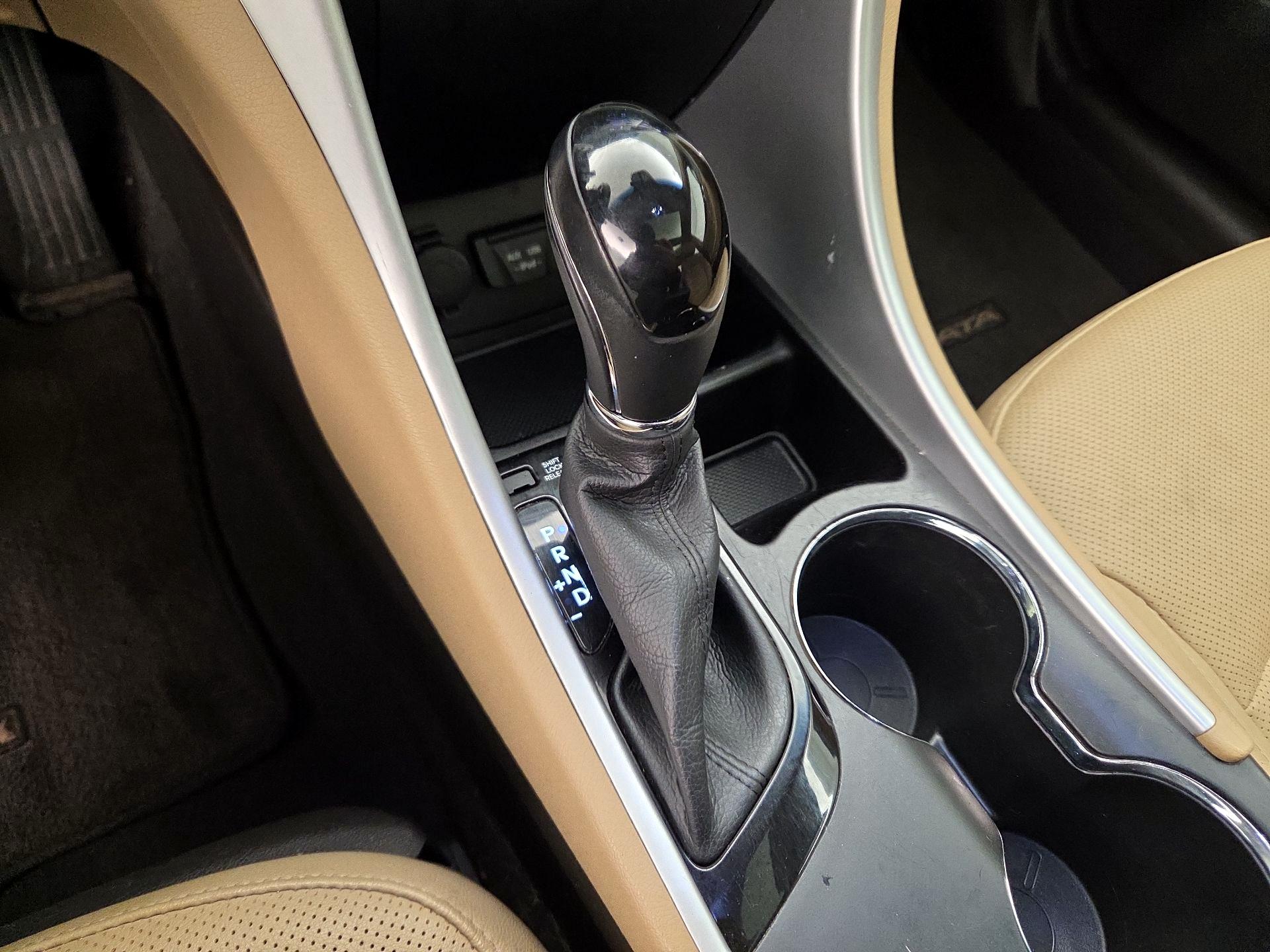 Thumbnail: 2015 Hyundai Sonata - 17