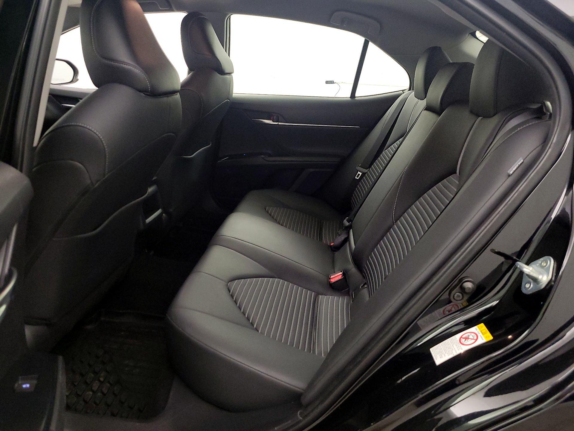 Thumbnail: 2018 Toyota Camry - 19