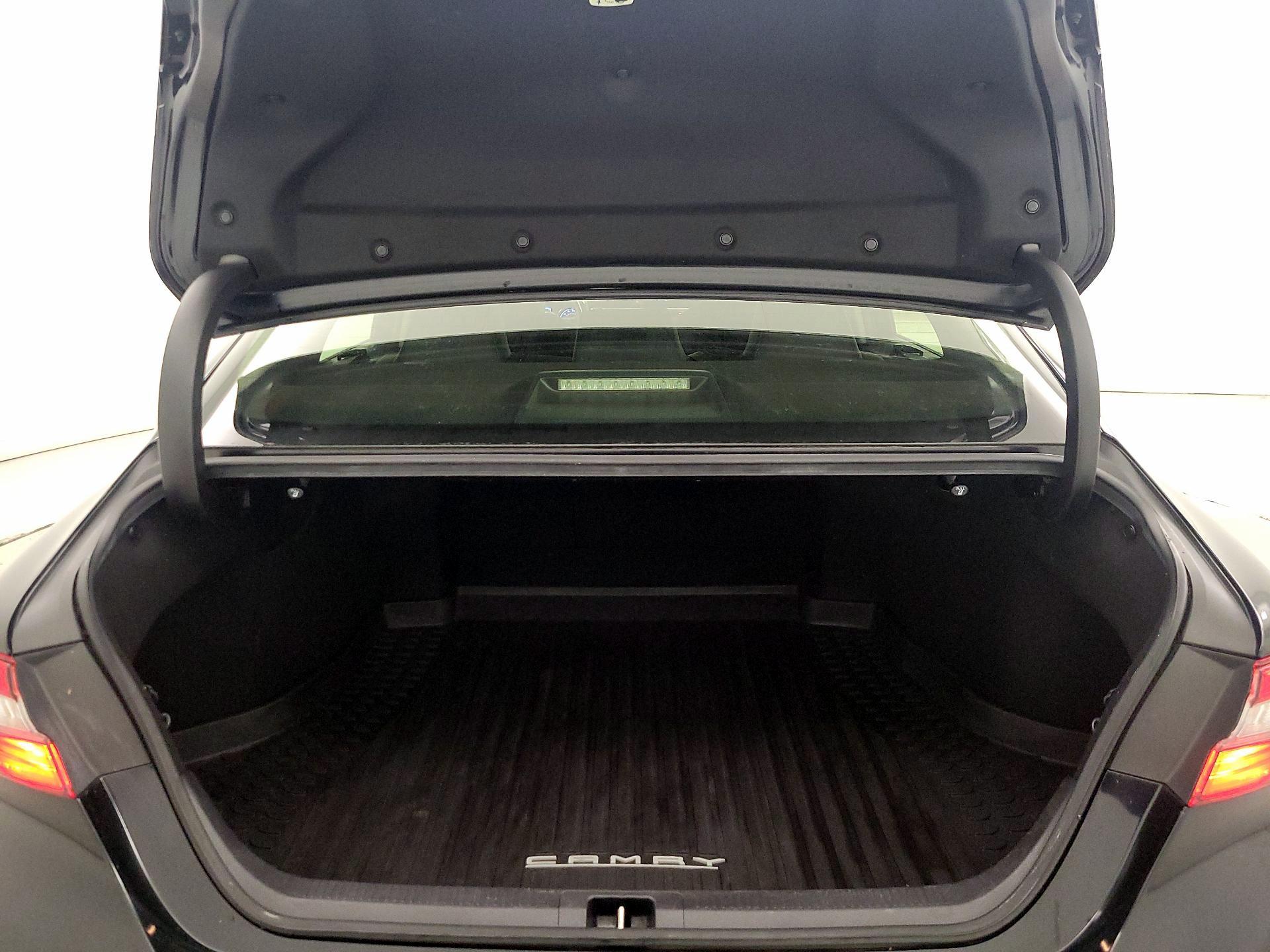 Thumbnail: 2018 Toyota Camry - 20