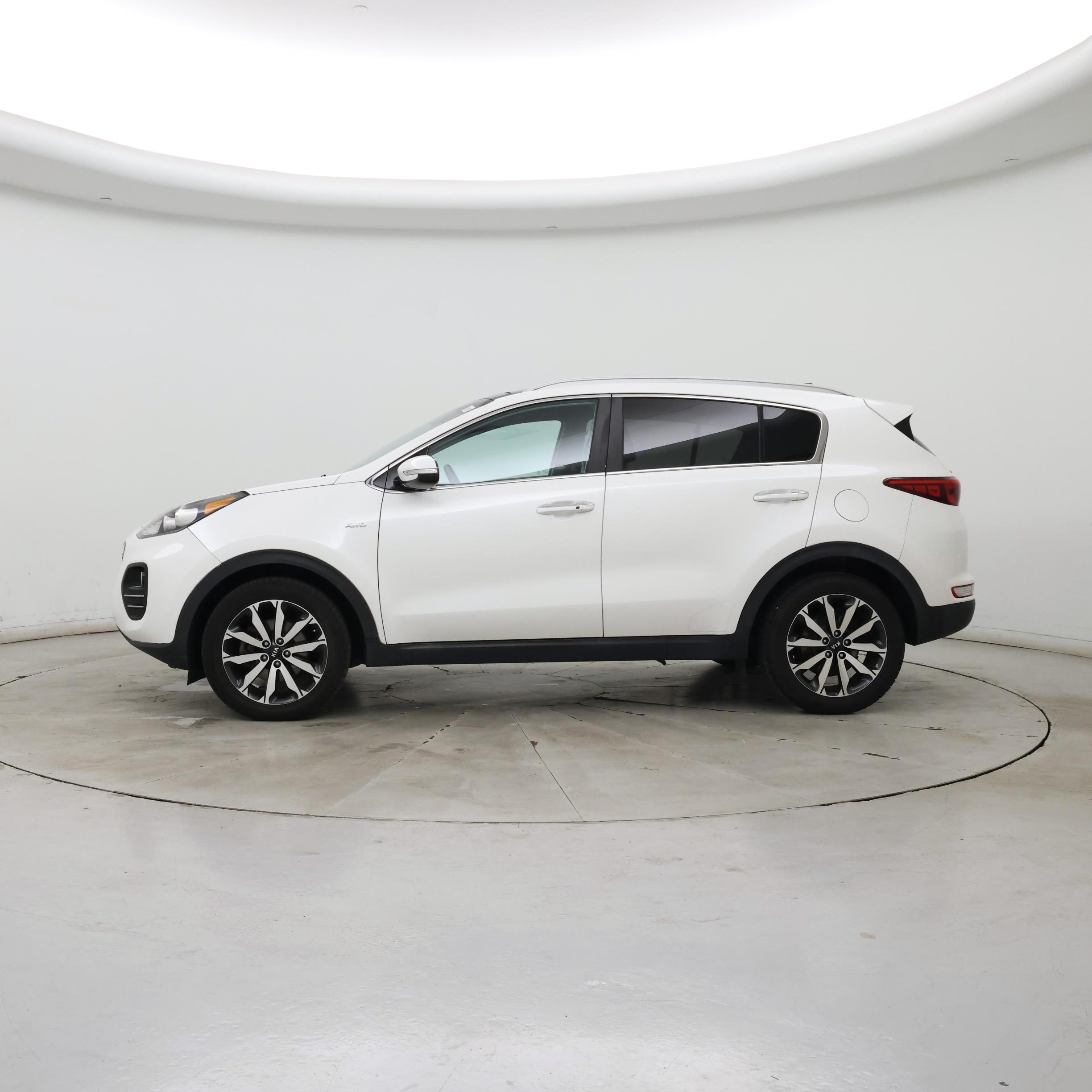 Thumbnail: 2017 Kia Sportage - 3