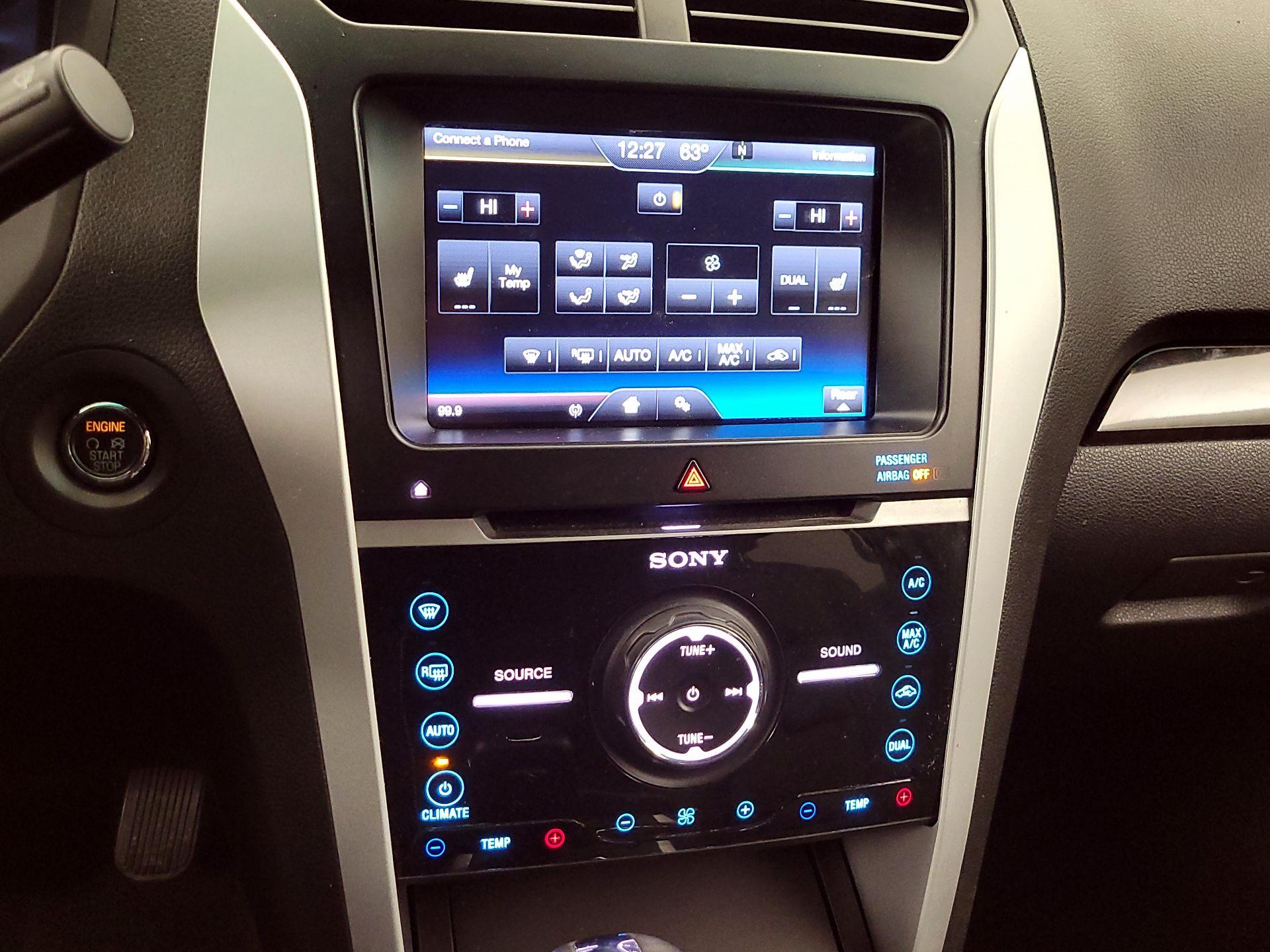 Thumbnail: 2015 Ford Explorer - 14