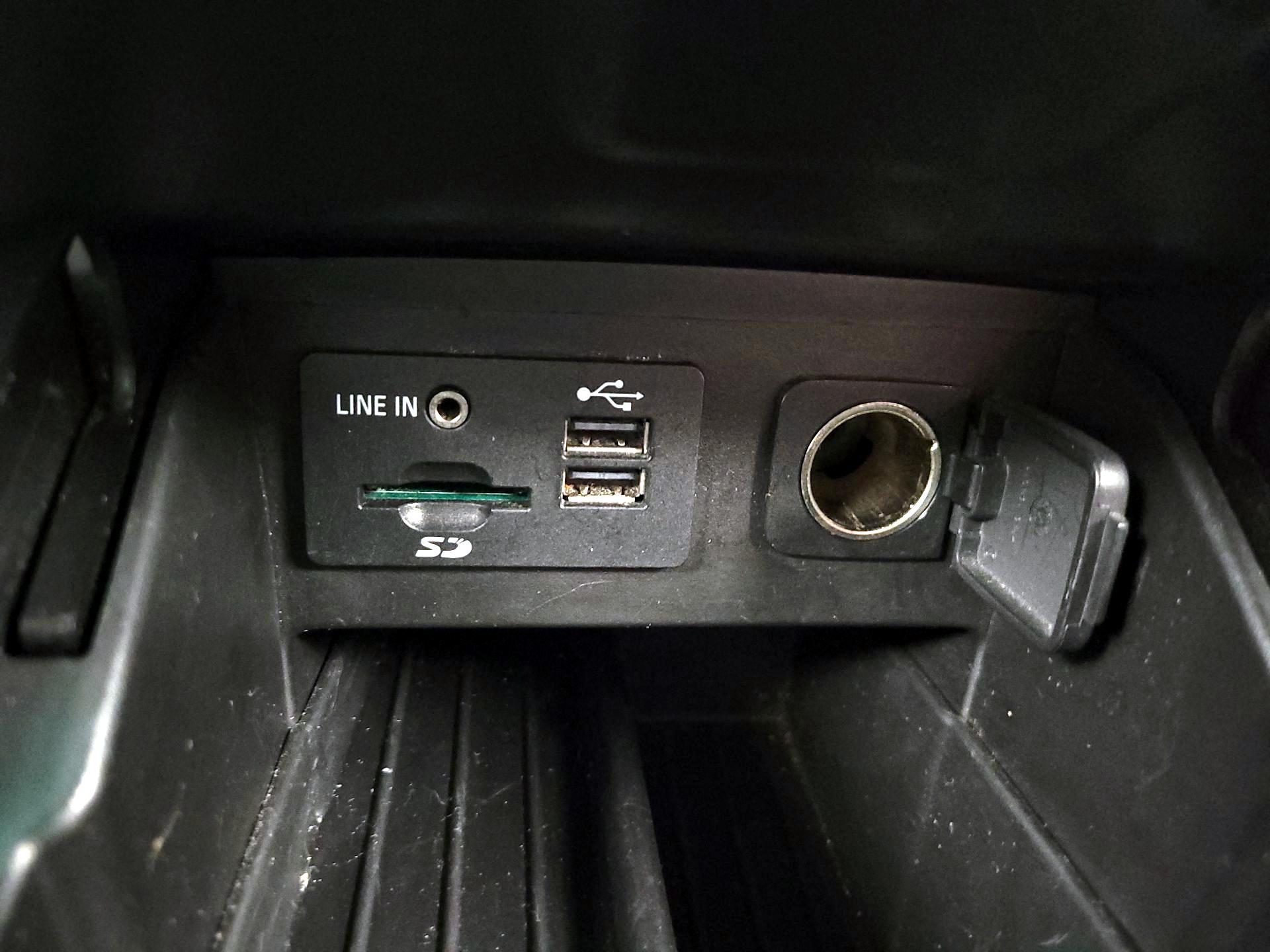 Thumbnail: 2015 Ford Explorer - 16