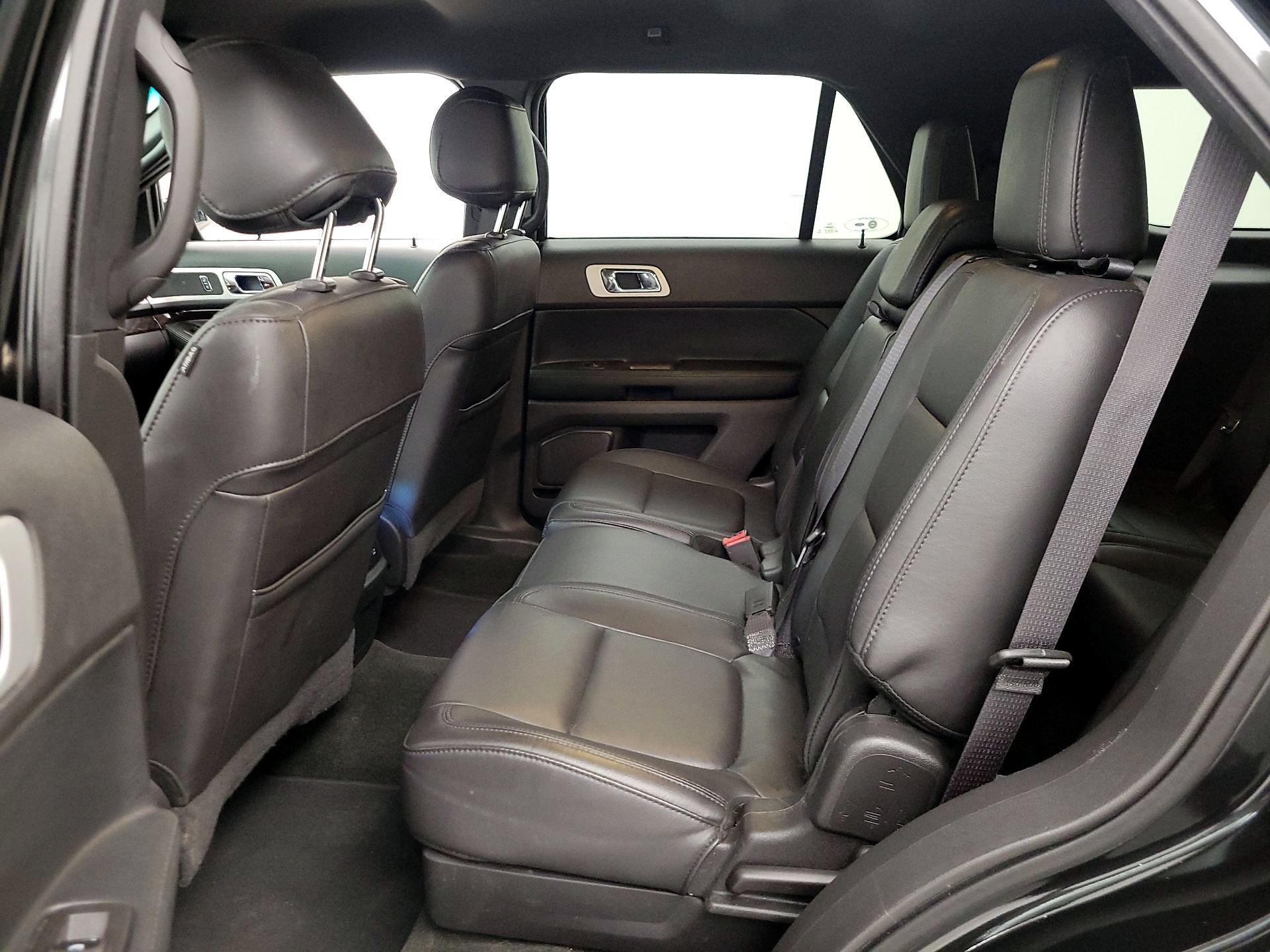 Thumbnail: 2015 Ford Explorer - 17