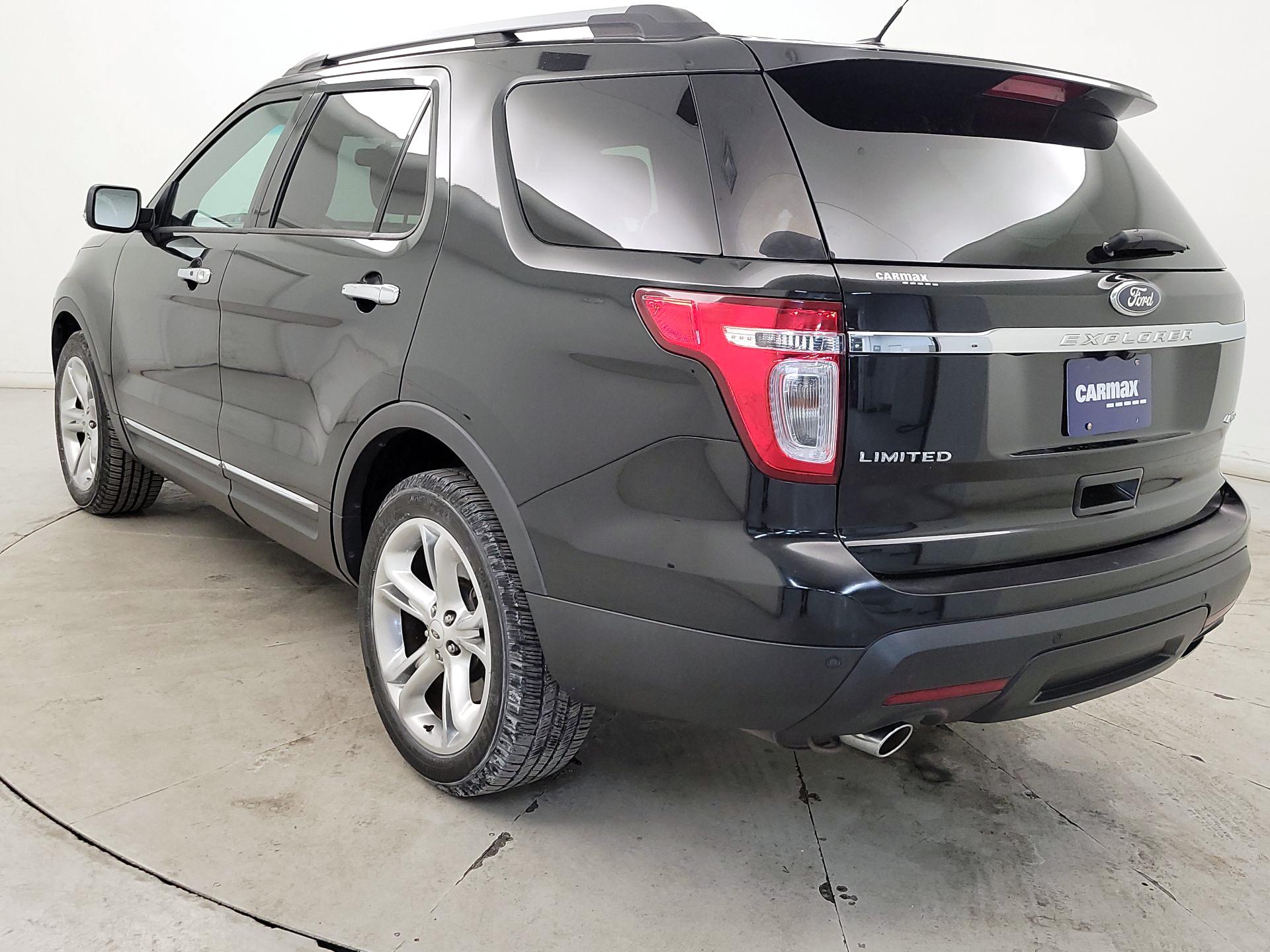 Thumbnail: 2015 Ford Explorer - 7