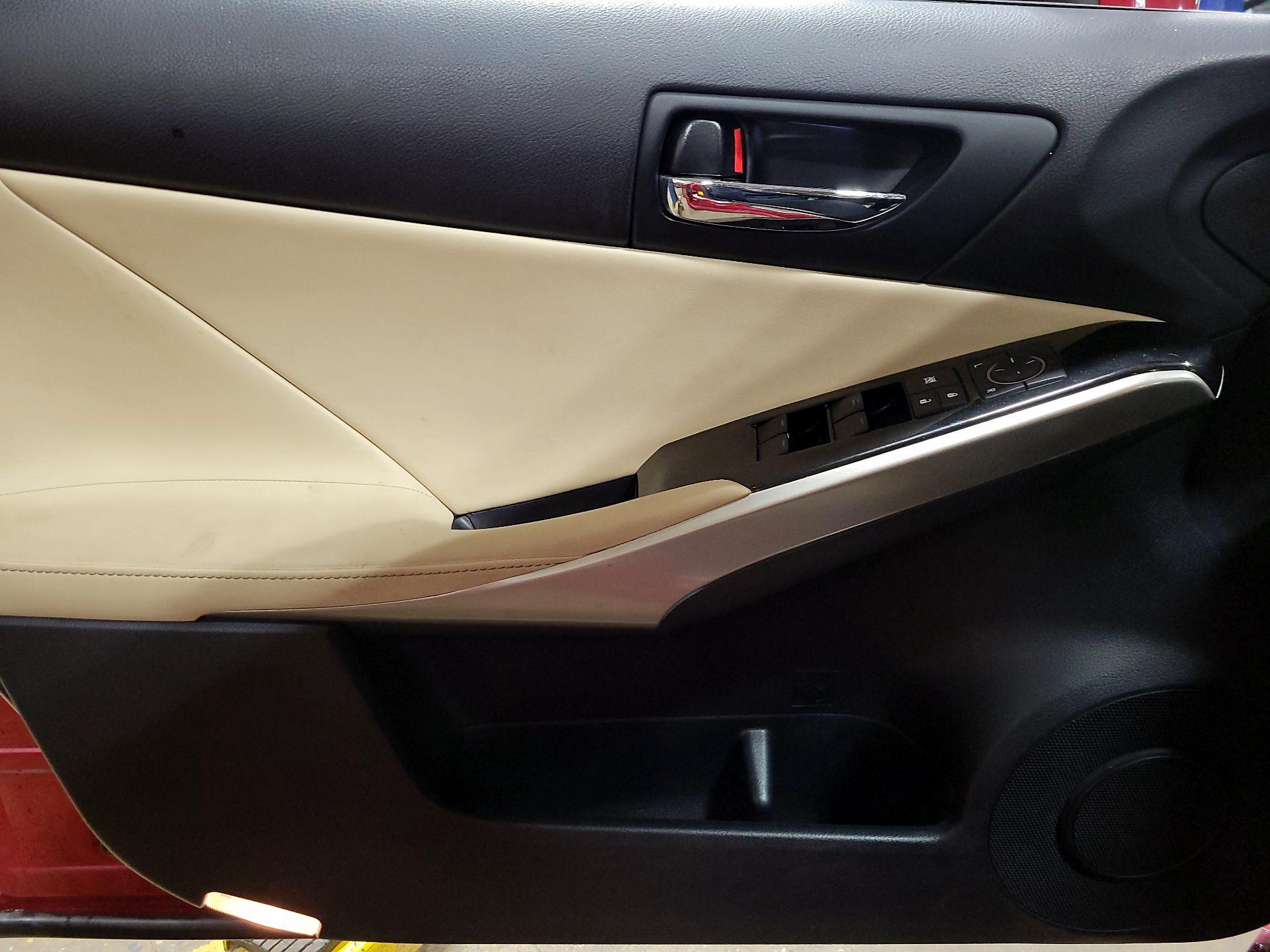 Thumbnail: 2015 Lexus IS - 12