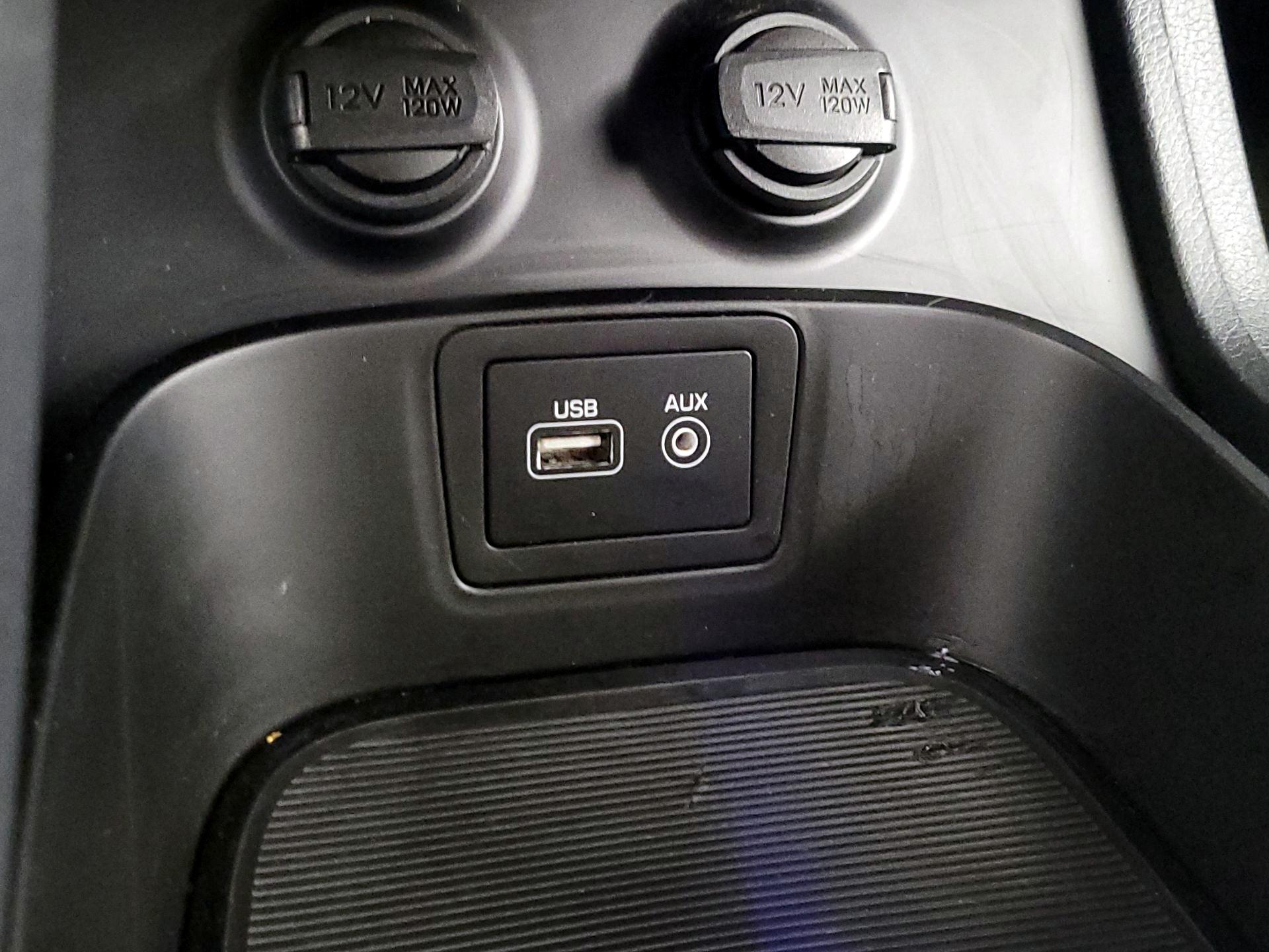 Thumbnail: 2017 Hyundai Santa Fe - 19