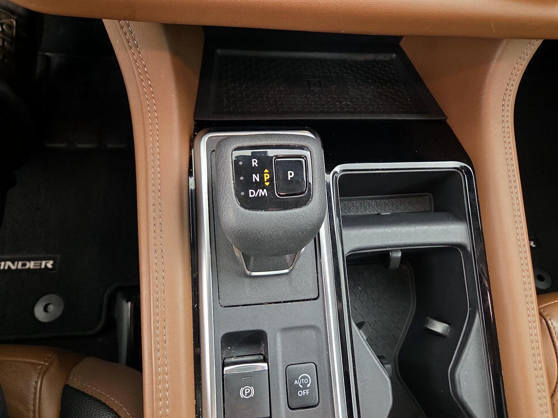 Thumbnail: 2023 Nissan Pathfinder - 18