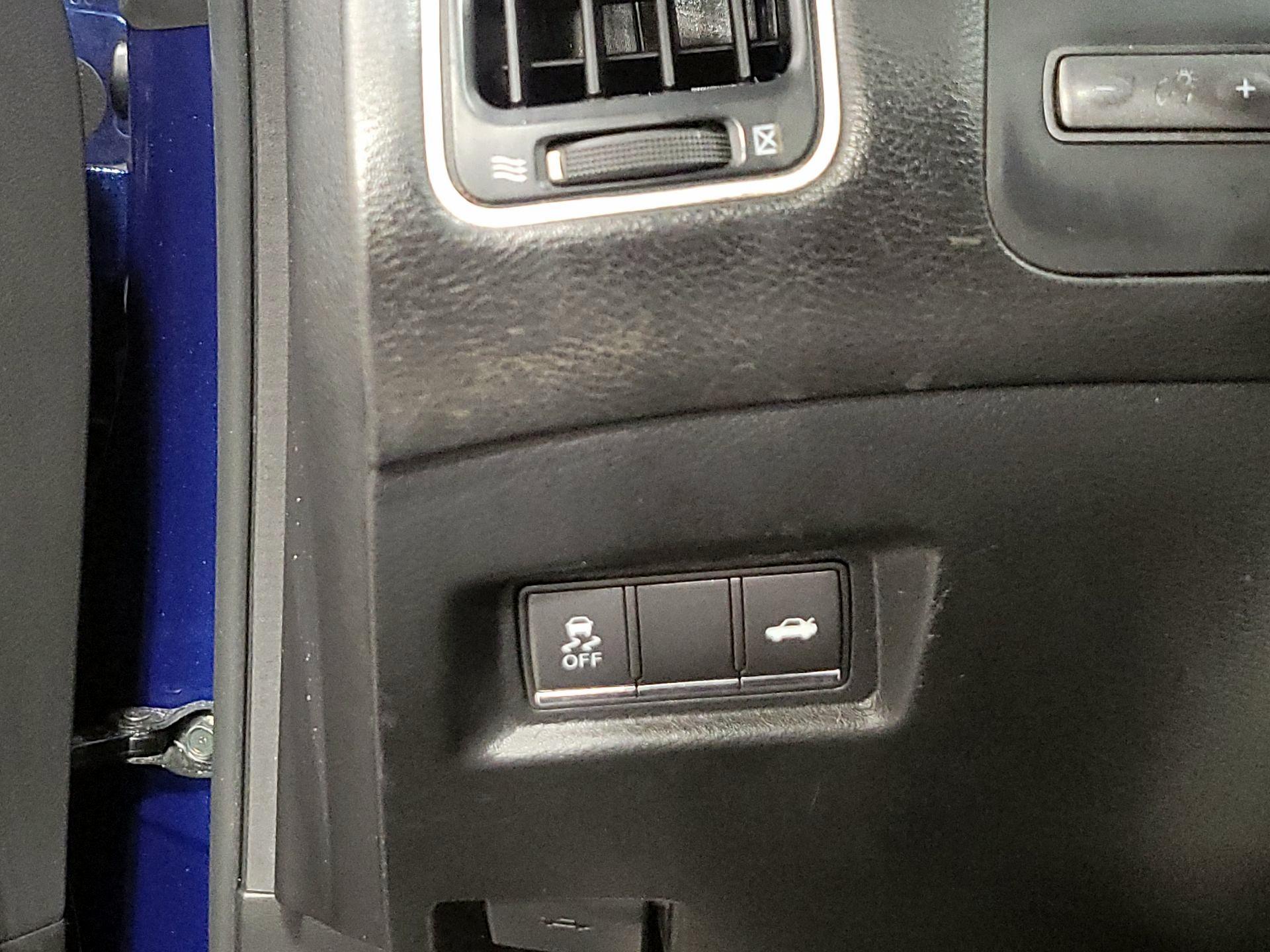 Thumbnail: 2017 INFINITI Q60 - 13