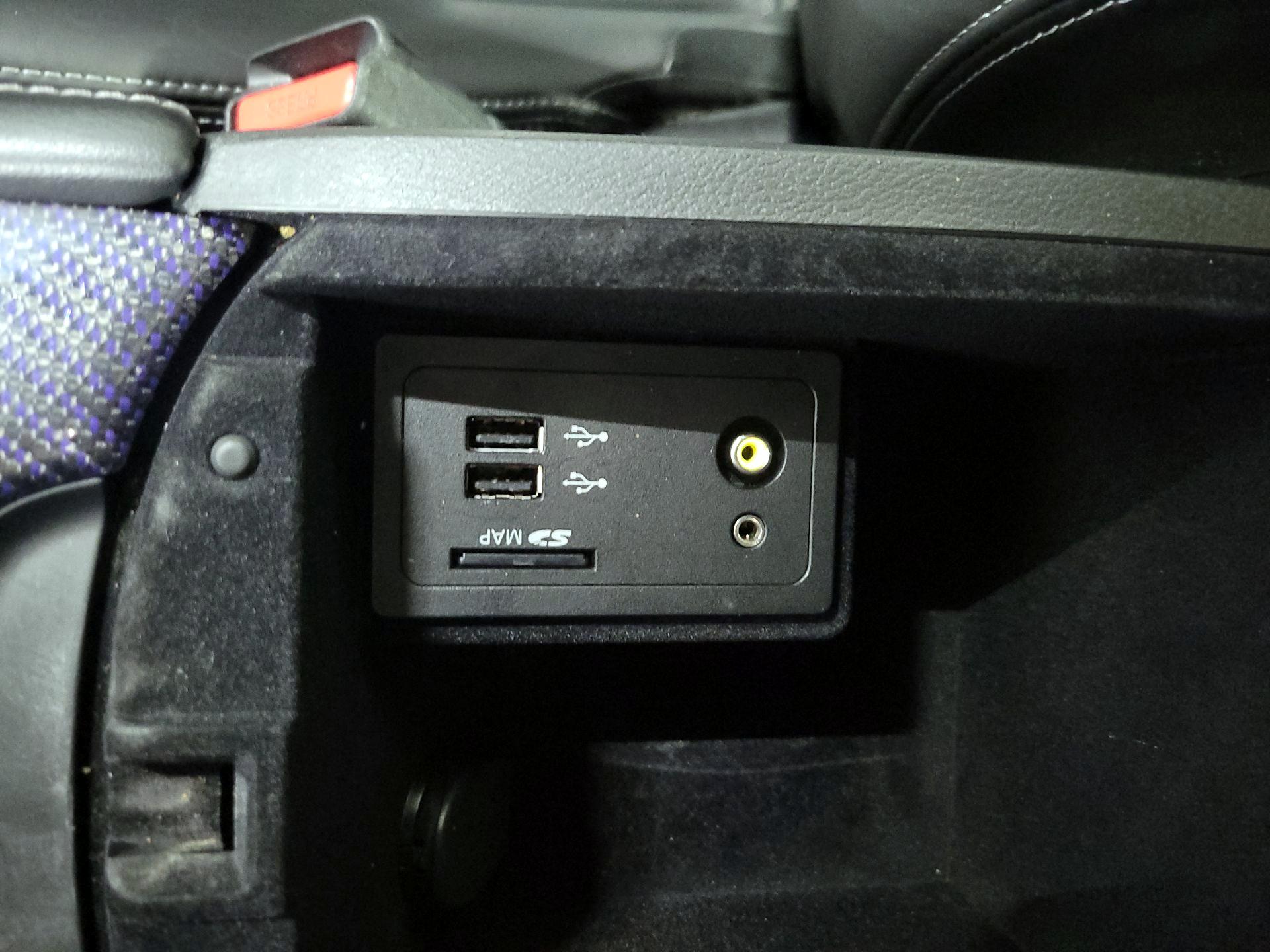 Thumbnail: 2017 INFINITI Q60 - 19