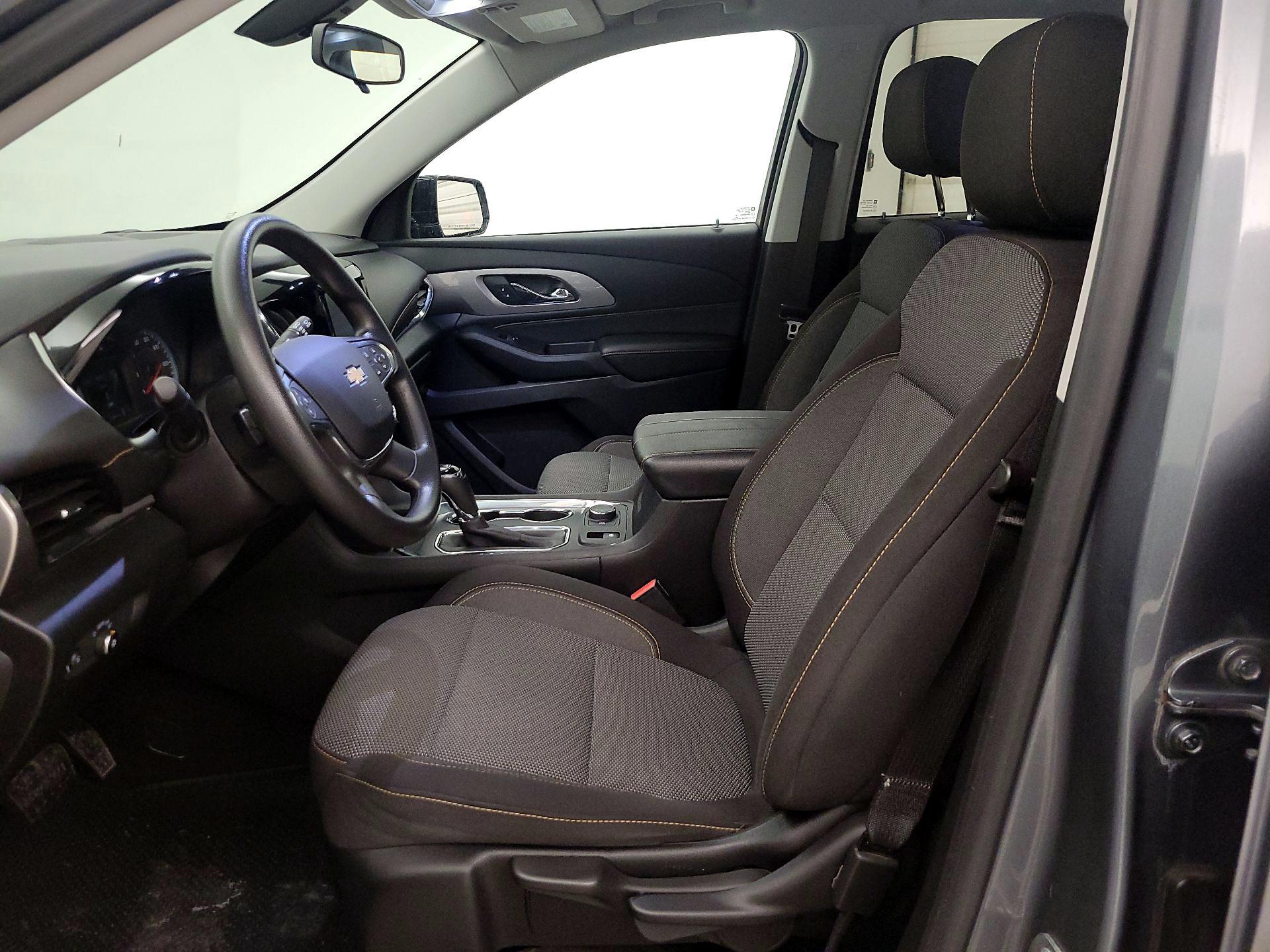 Thumbnail: 2018 Chevrolet Traverse - 11