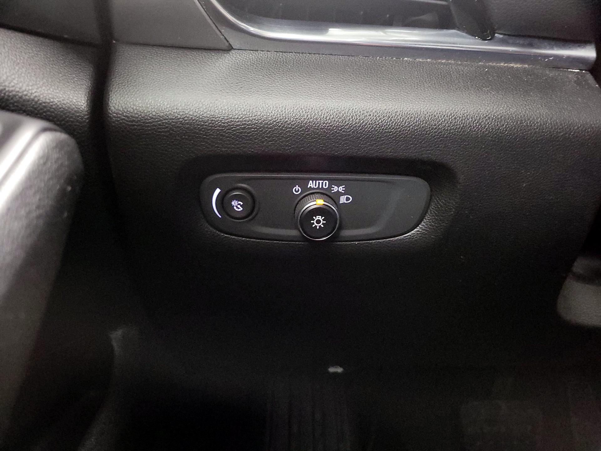 Thumbnail: 2018 Chevrolet Traverse - 13