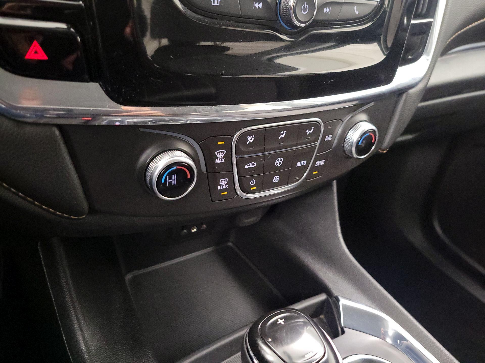 Thumbnail: 2018 Chevrolet Traverse - 16