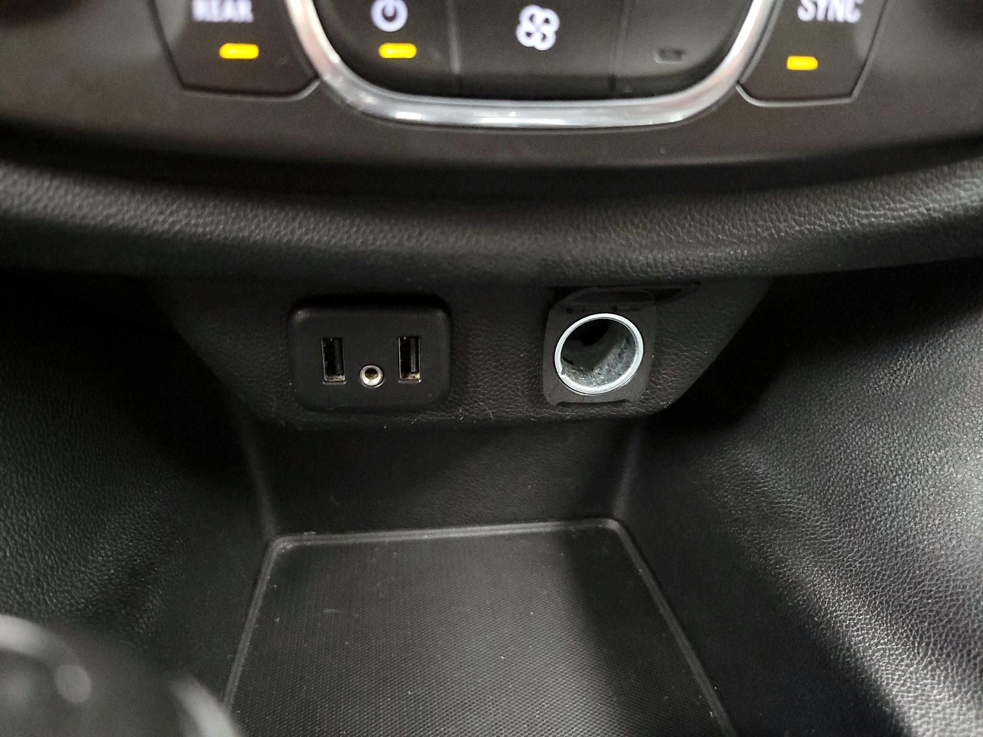 Thumbnail: 2018 Chevrolet Traverse - 18